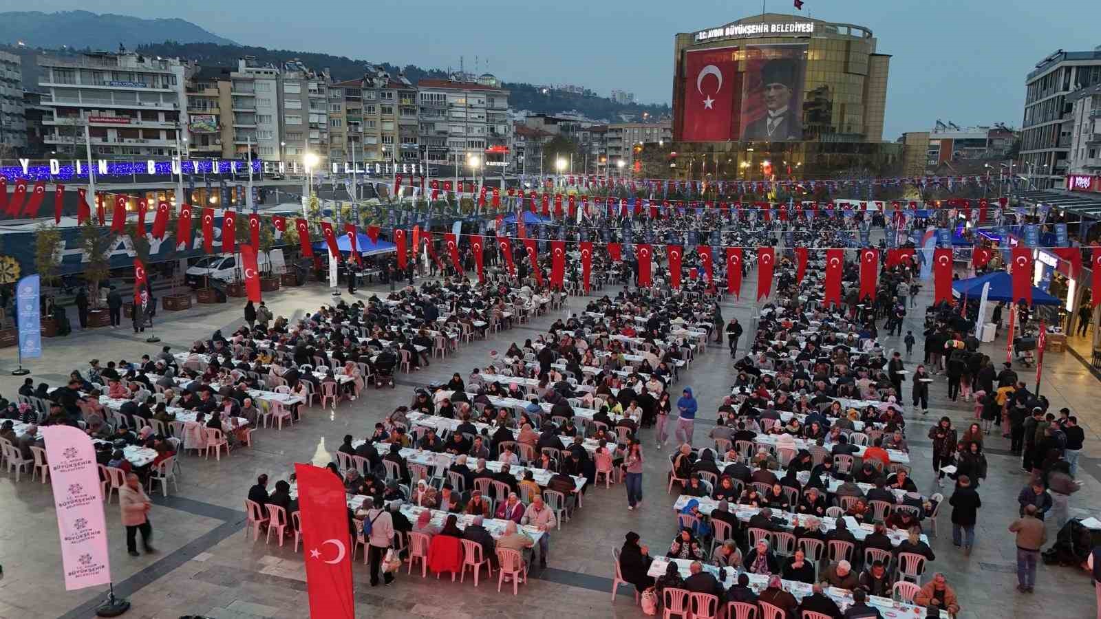 Aydın Büyükşehir Belediyesi vatandaşları iftar sofralarında buluşturacak