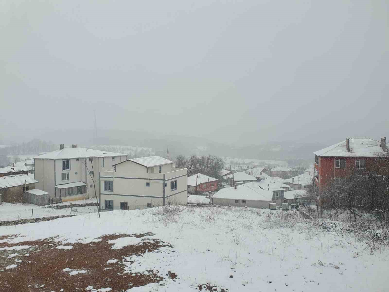 Kırklareli’nin yüksek kesimleri beyaza büründü