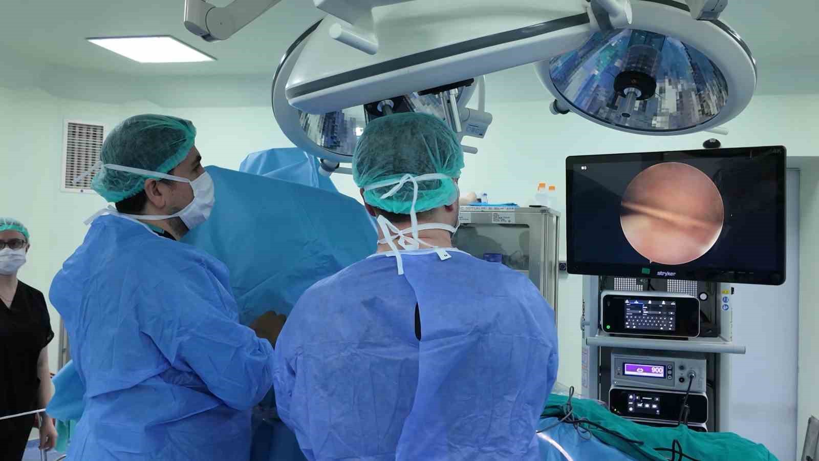 Niğde&rsquo;de ortopediye teknolojik g&uuml;&ccedil;: 4 yeni artroskopi cihazı hizmete girdi
