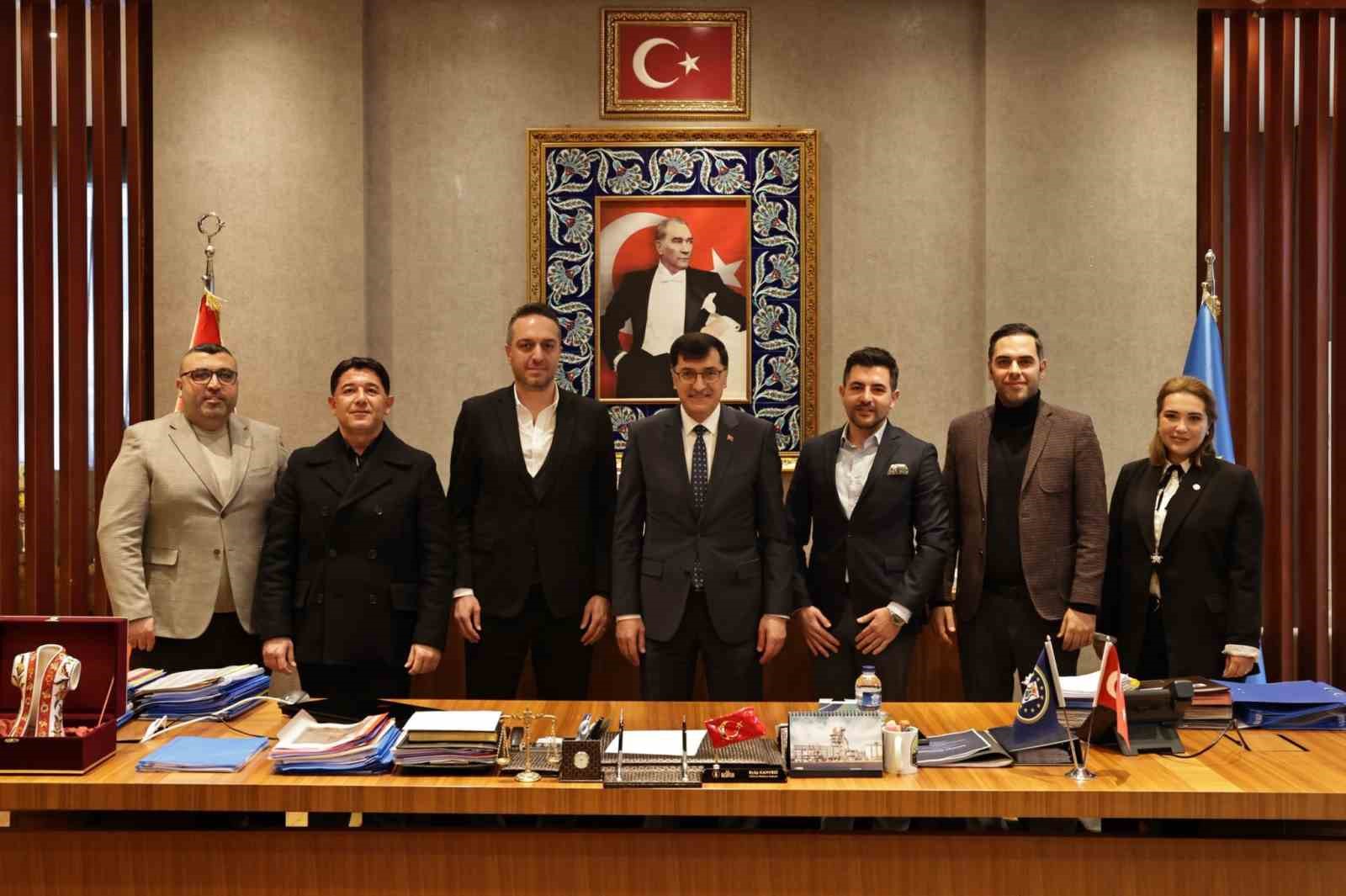 Kütahya Belediye Başkanı Eyüp Kahveci, Kütahya Galatasaraylılar Derneği yönetimini ağırladı