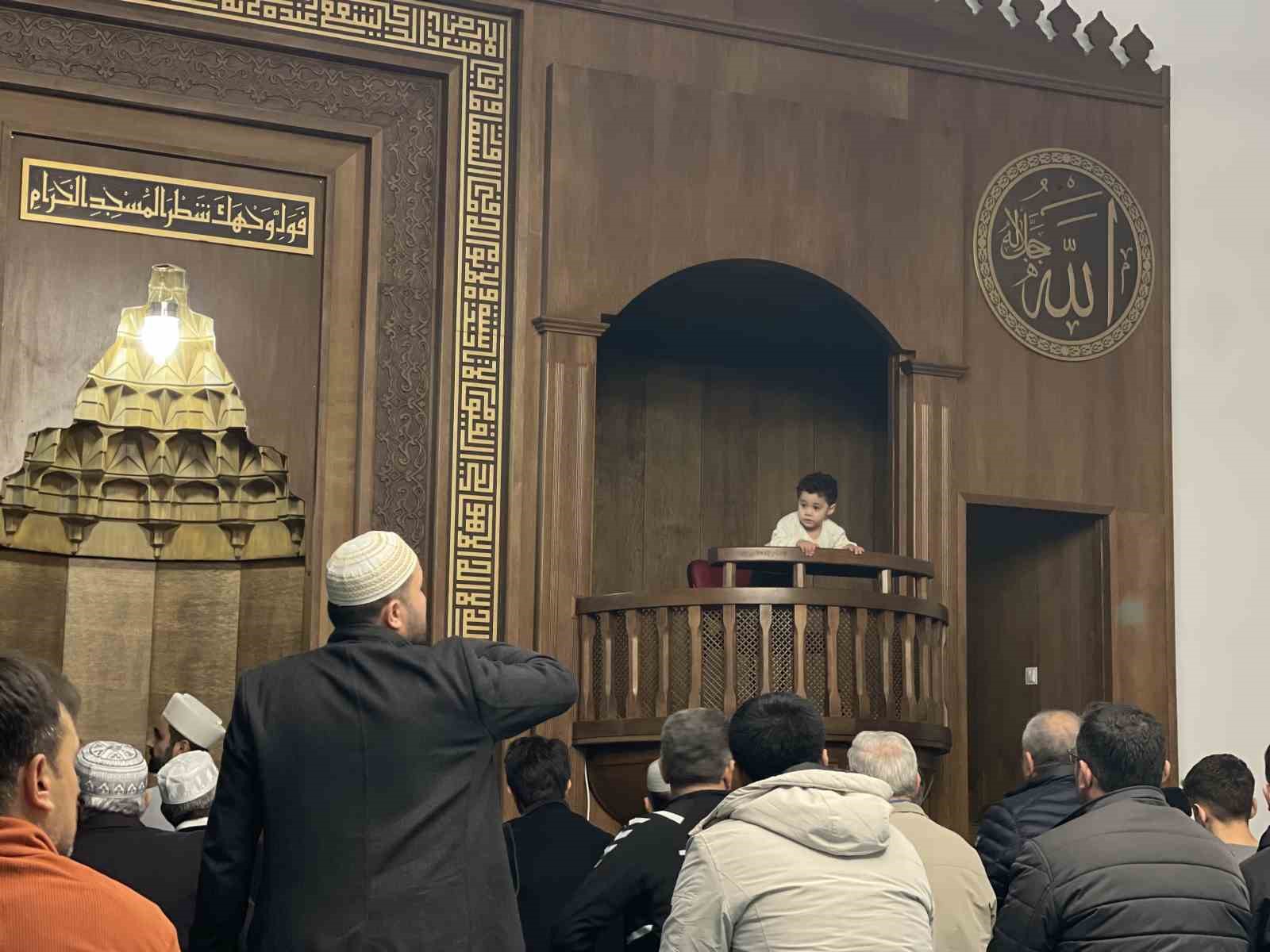 Osmaniye&rsquo;de Ramazan ayının ilk teravi namazı kılındı
