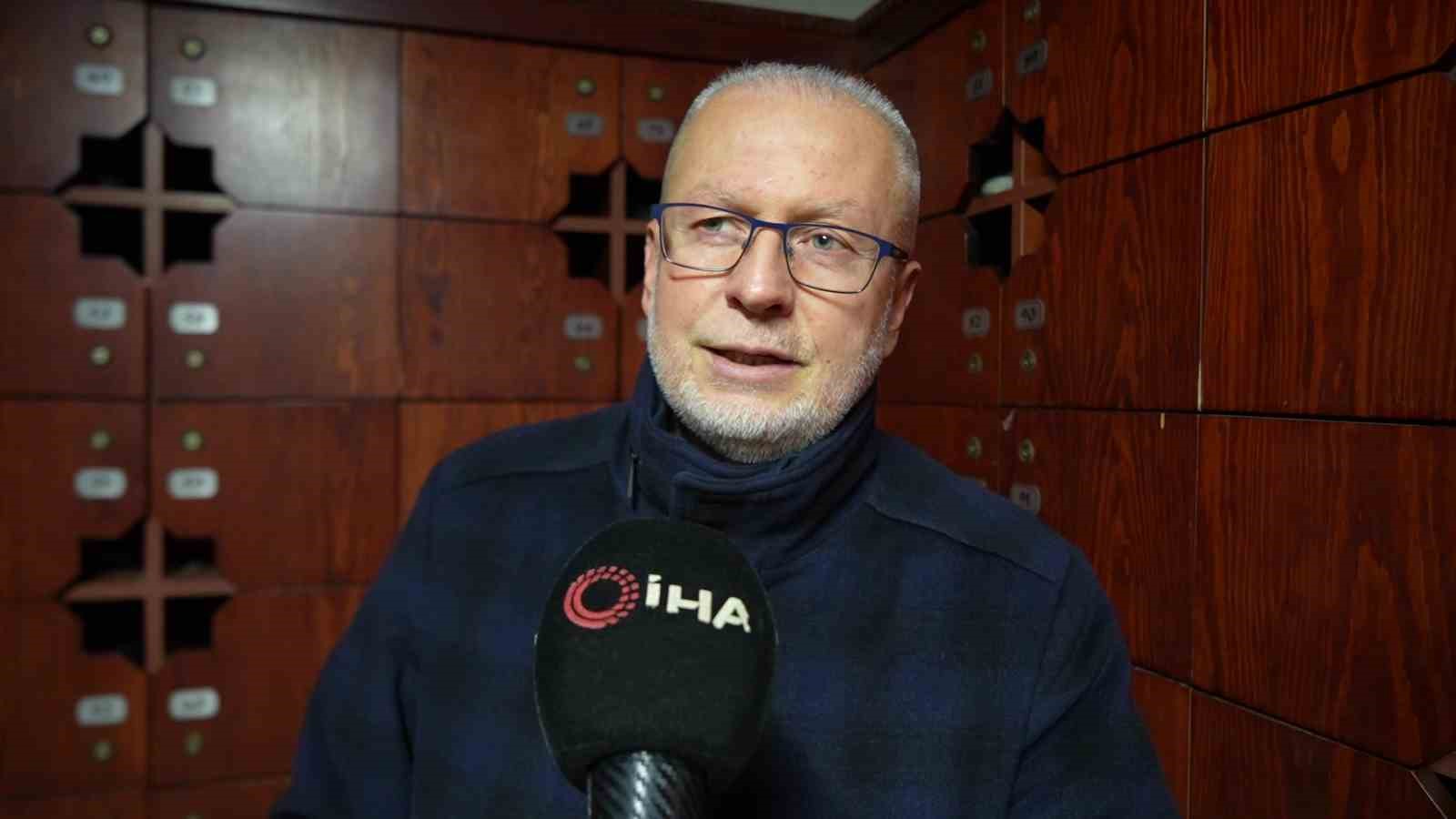 700 yıllık camide ilk teravih namazı kılındı
