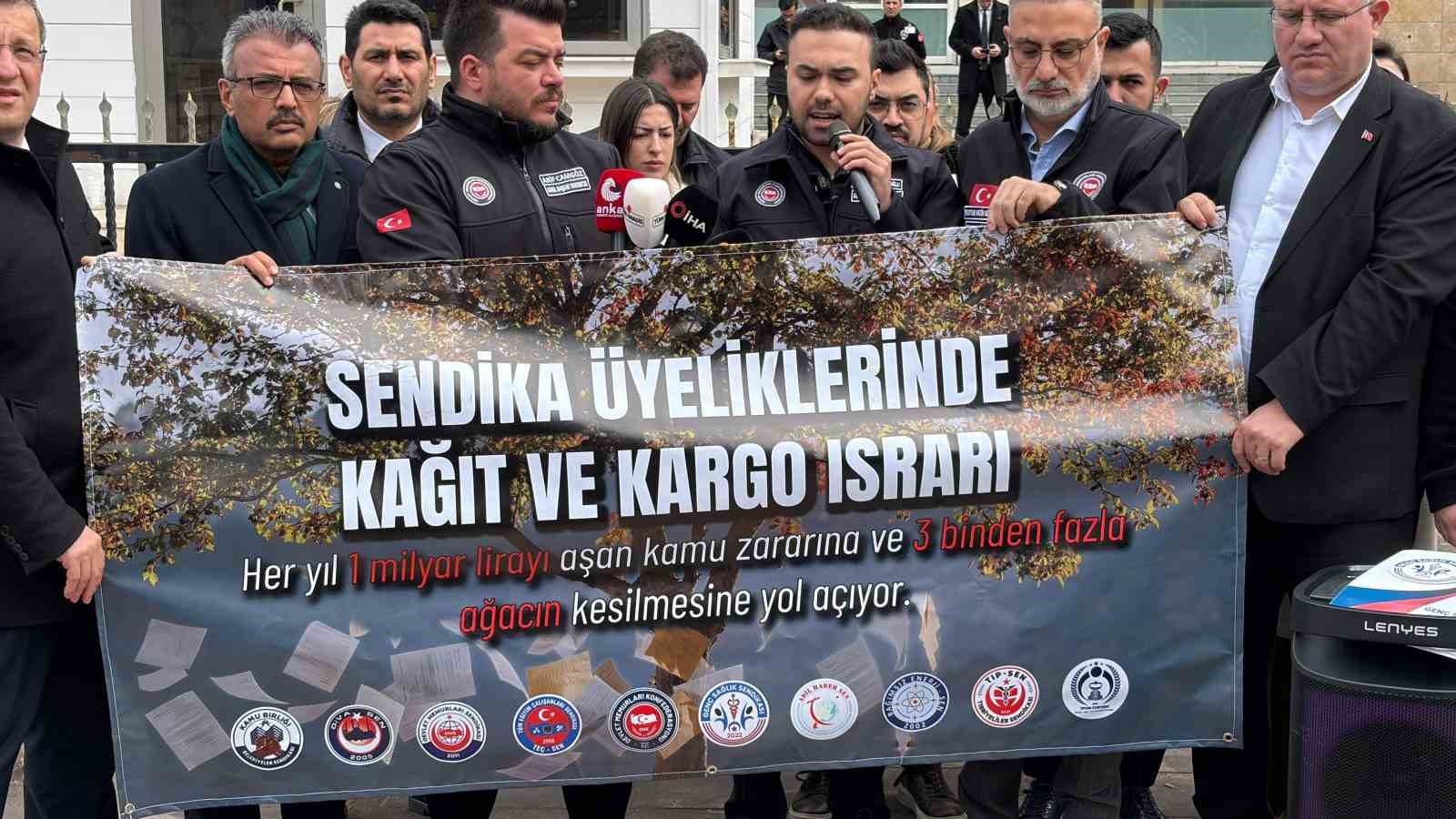 Devlet Memurları Konfederasyonu Genel Sekreteri &Ccedil;ift&ccedil;ioğlu: "Her bir memurun yılda bir defa sendika değiştirmesi halinde tam 7 sayfa kağıt israfı oluyor"
