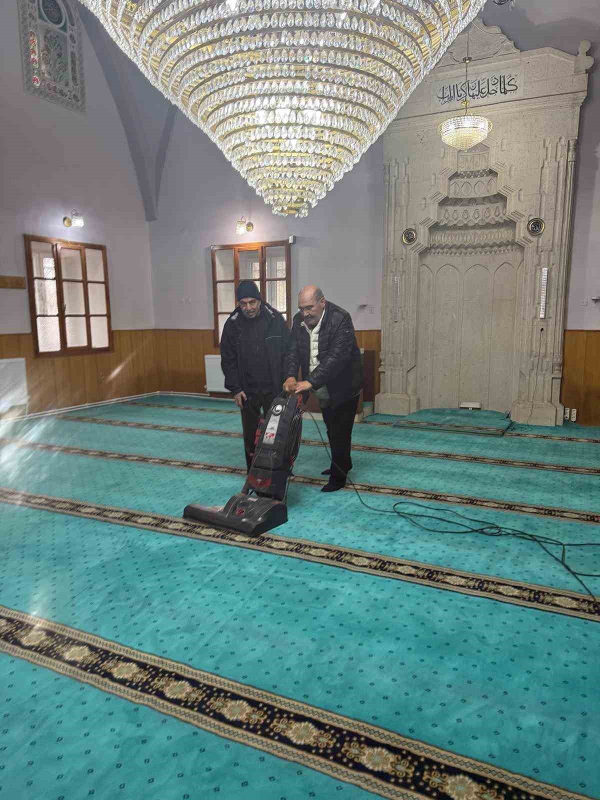 Camiler Ramazan ayına hazırlandı
