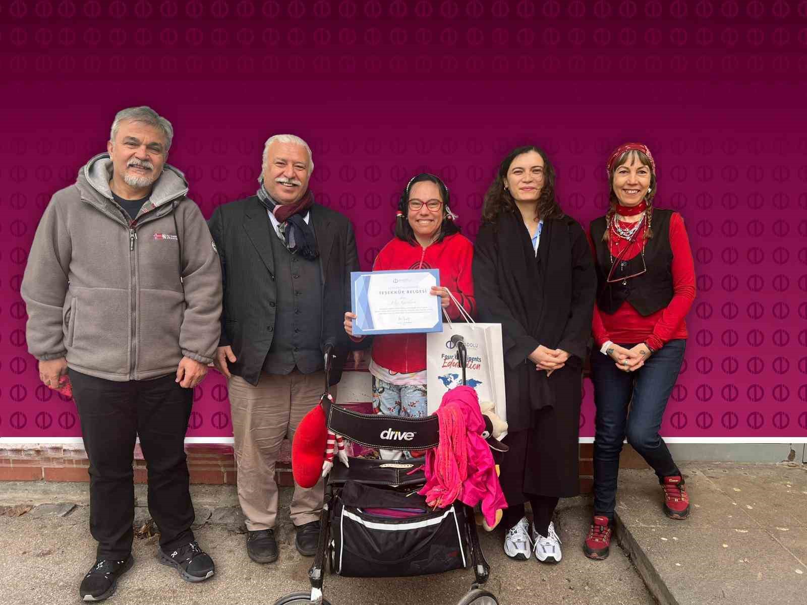 A&ccedil;ık&ouml;ğretim Fak&uuml;ltesi &ouml;ğrencileri Elay ve Talya&rsquo;nın ilham veren başarı &ouml;yk&uuml;s&uuml;
