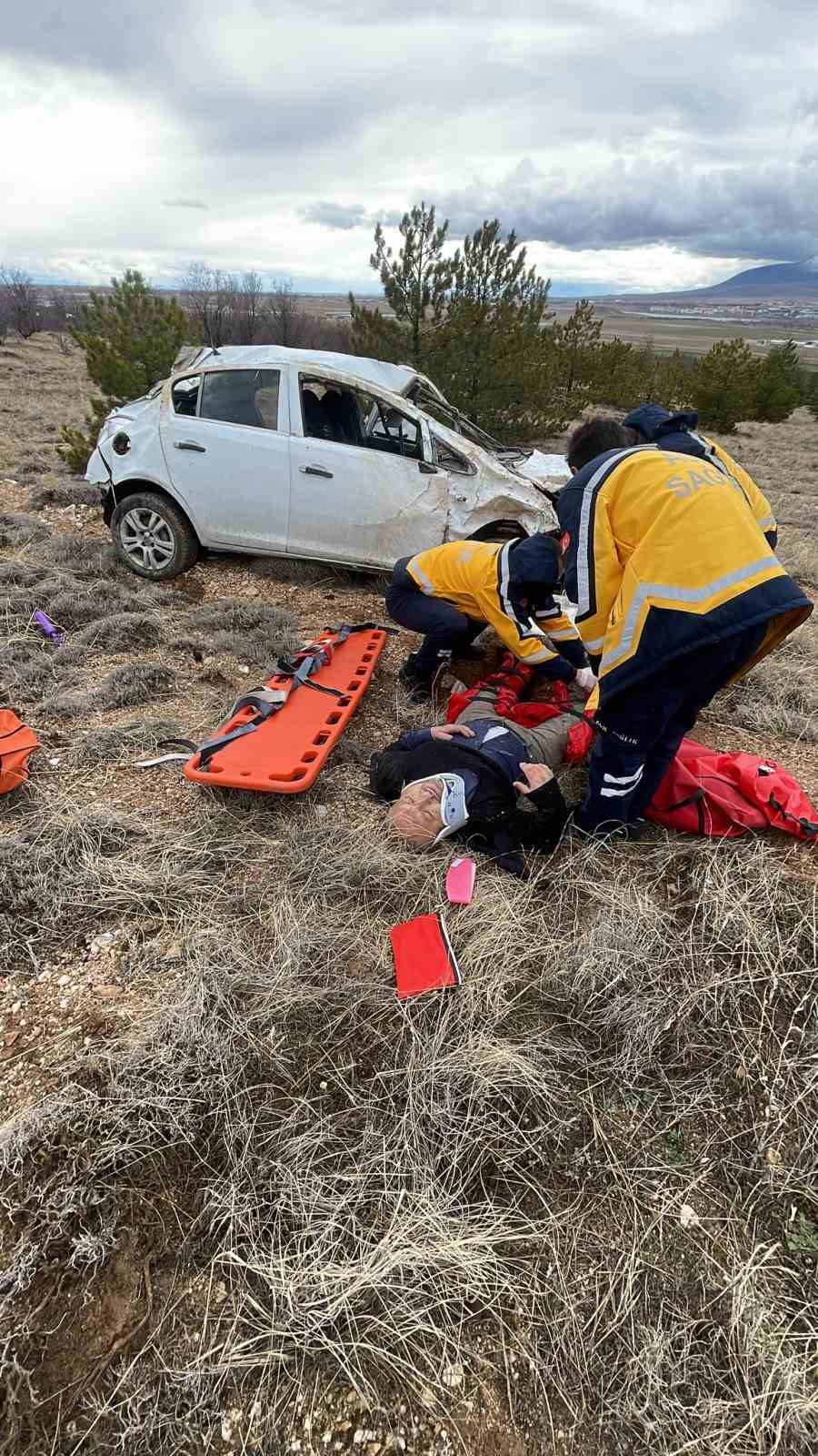 Eşini bı&ccedil;aklayıp ka&ccedil;tı, Niğde&rsquo;de kaza yapınca yakalandı
