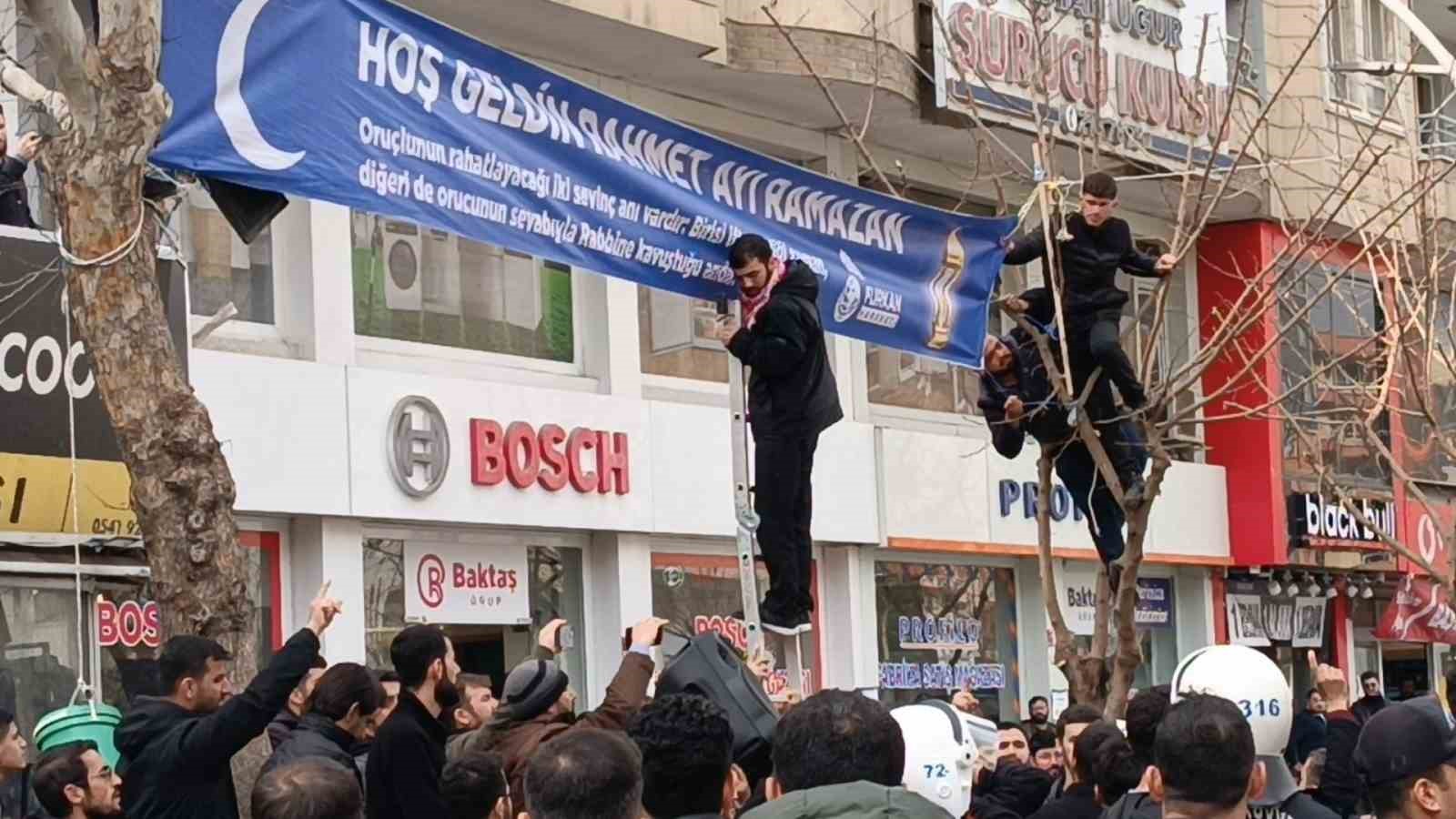 Batman’da pankart gerginliğinde 5 gözaltı