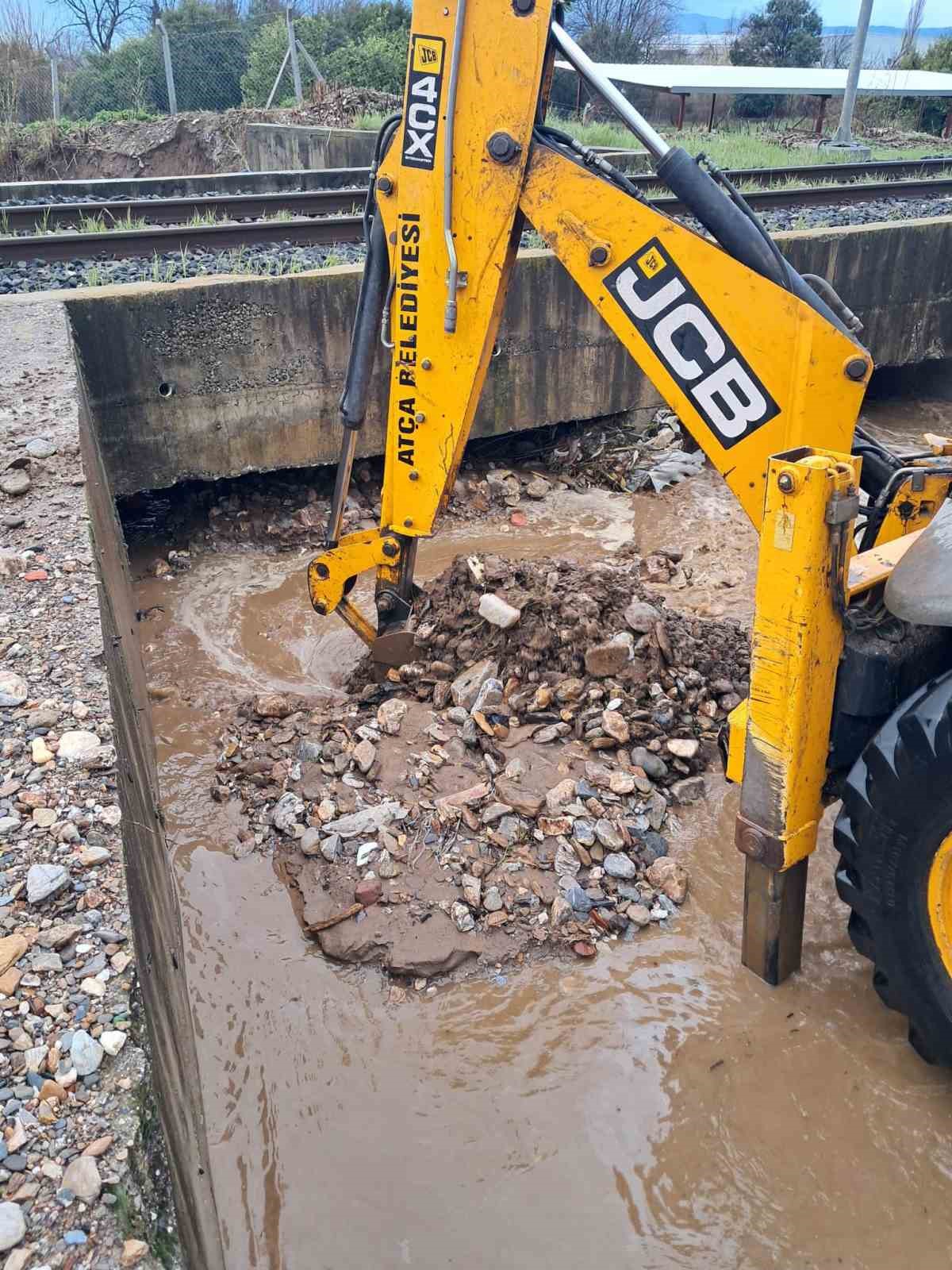Yoğun yağışlara karşı Sultanhisar Belediyesi teyakkuzda