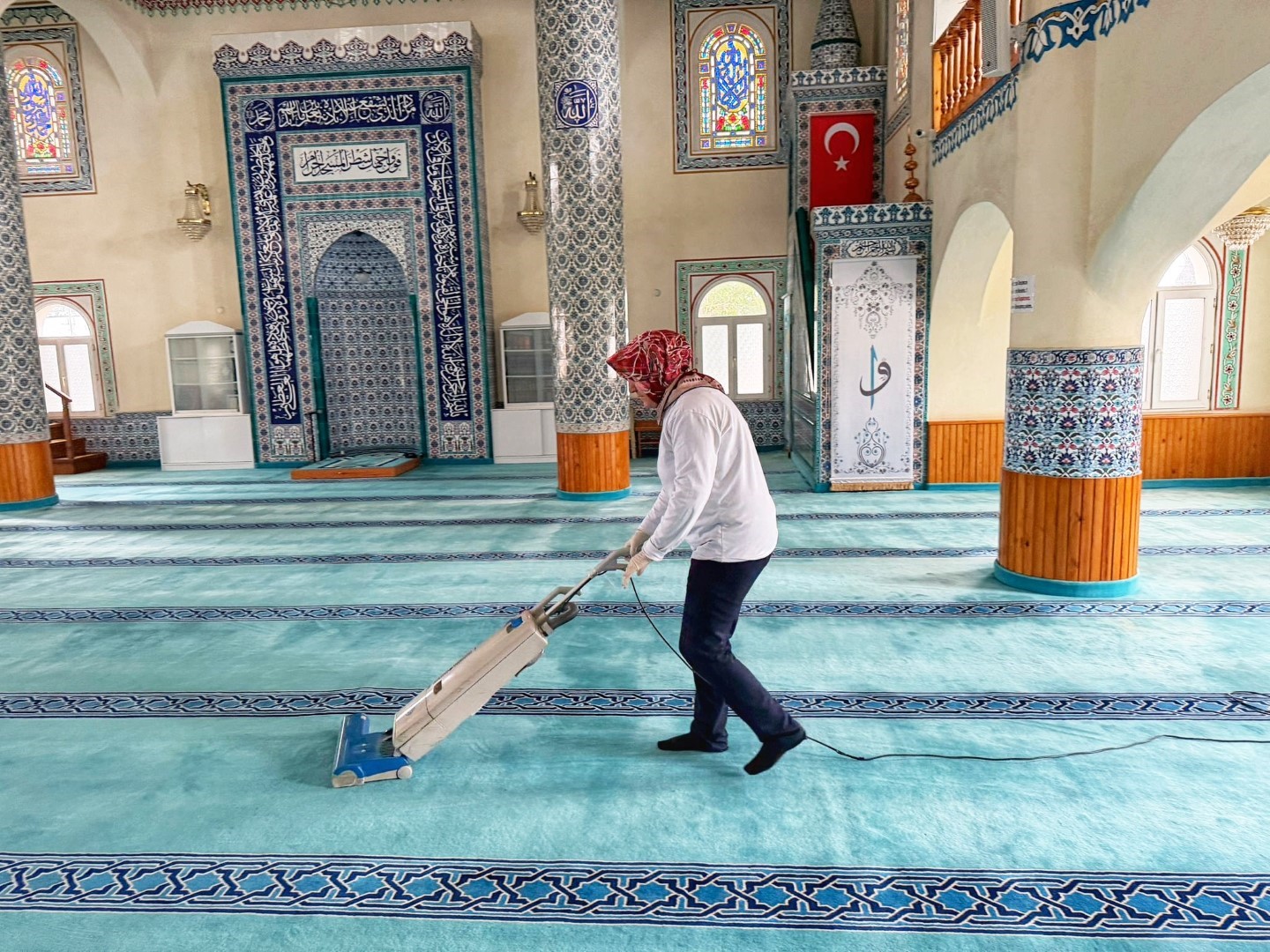 Bodrum camilerinde Ramazan temizliği