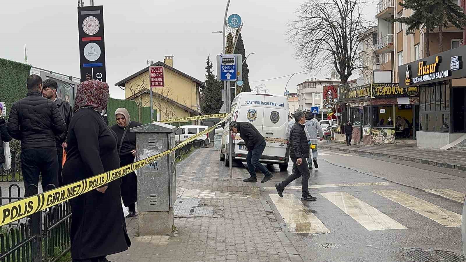 Gebze’de tren istasyonunda silahla vurulan kadın hayatını kaybetti