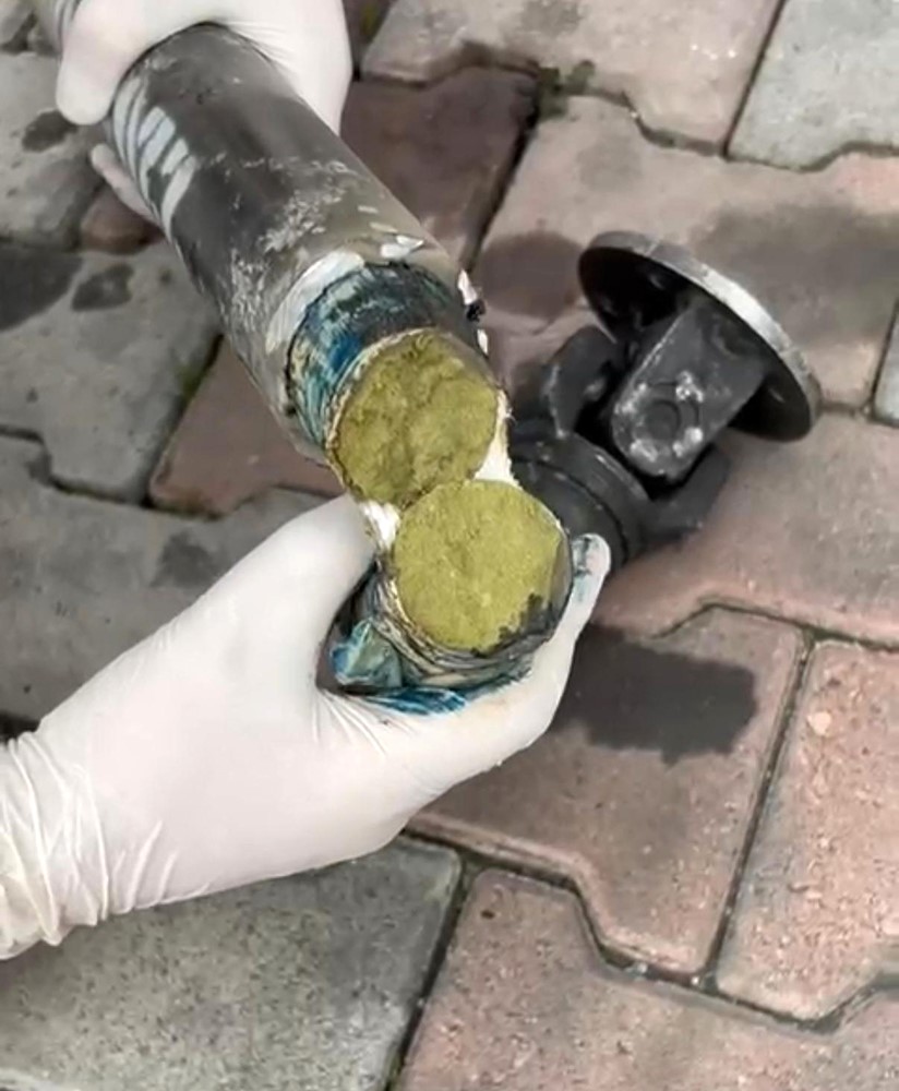 Aracın aks ve şaftında 5 kilo 300 gram uyuşturucu ele ge&ccedil;irildi
