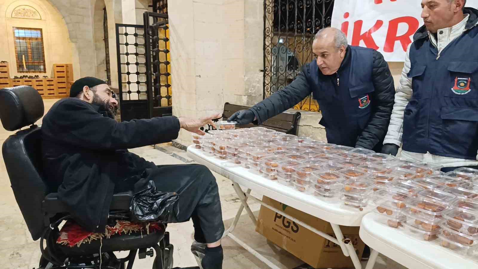 Şanlıurfa&rsquo;da ilk teravih namazı kılındı
