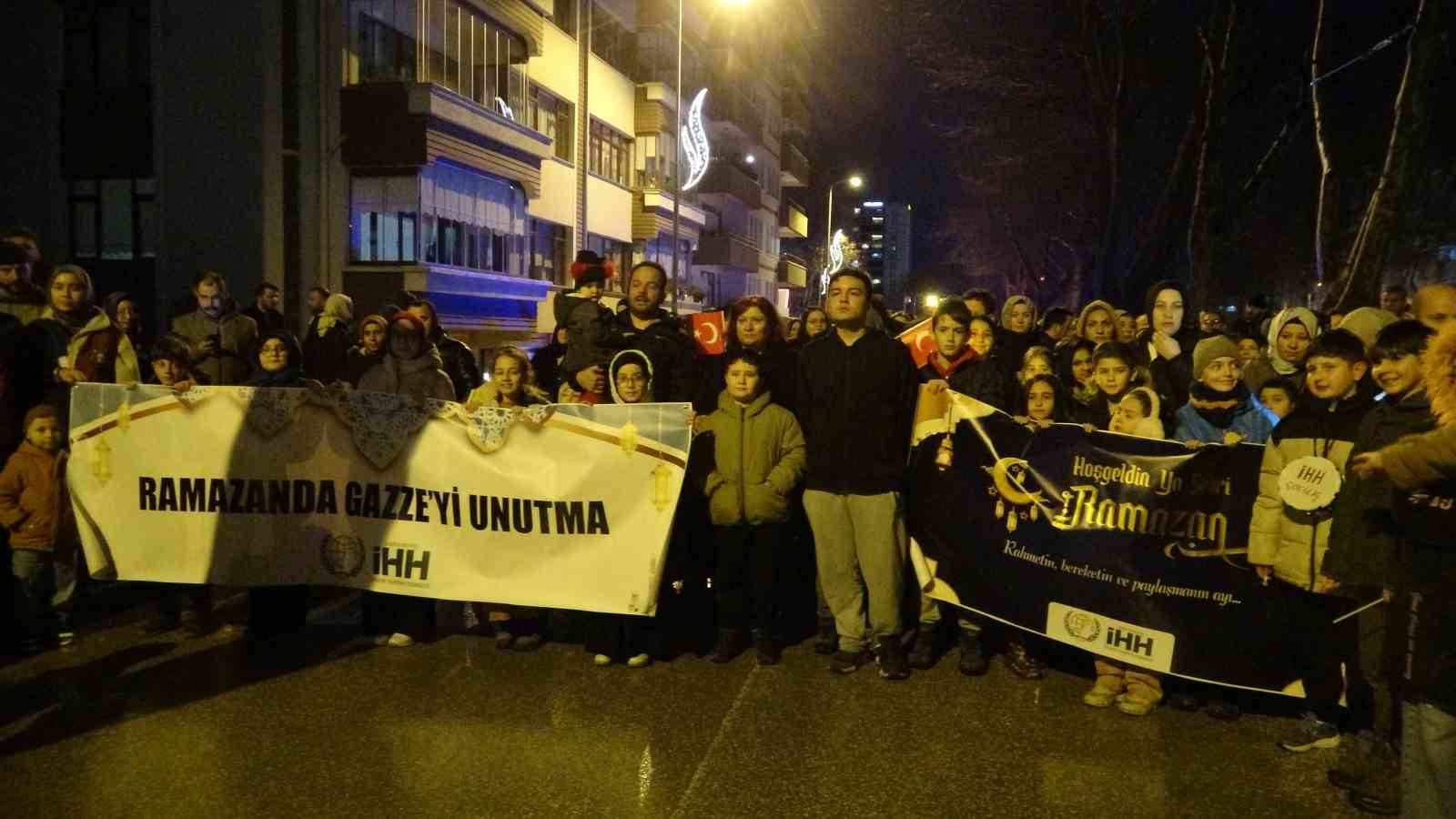 Kastamonu&rsquo;da y&uuml;zlerce vatandaş Ramazan&rsquo;ı dualarla karşıladı
