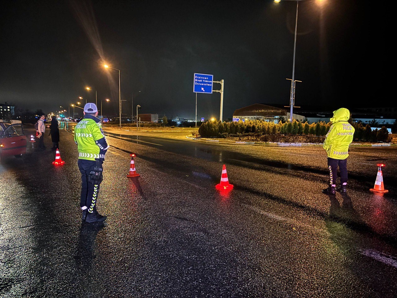 Erzincan’da kar ve sis ulaşımı aksattı
