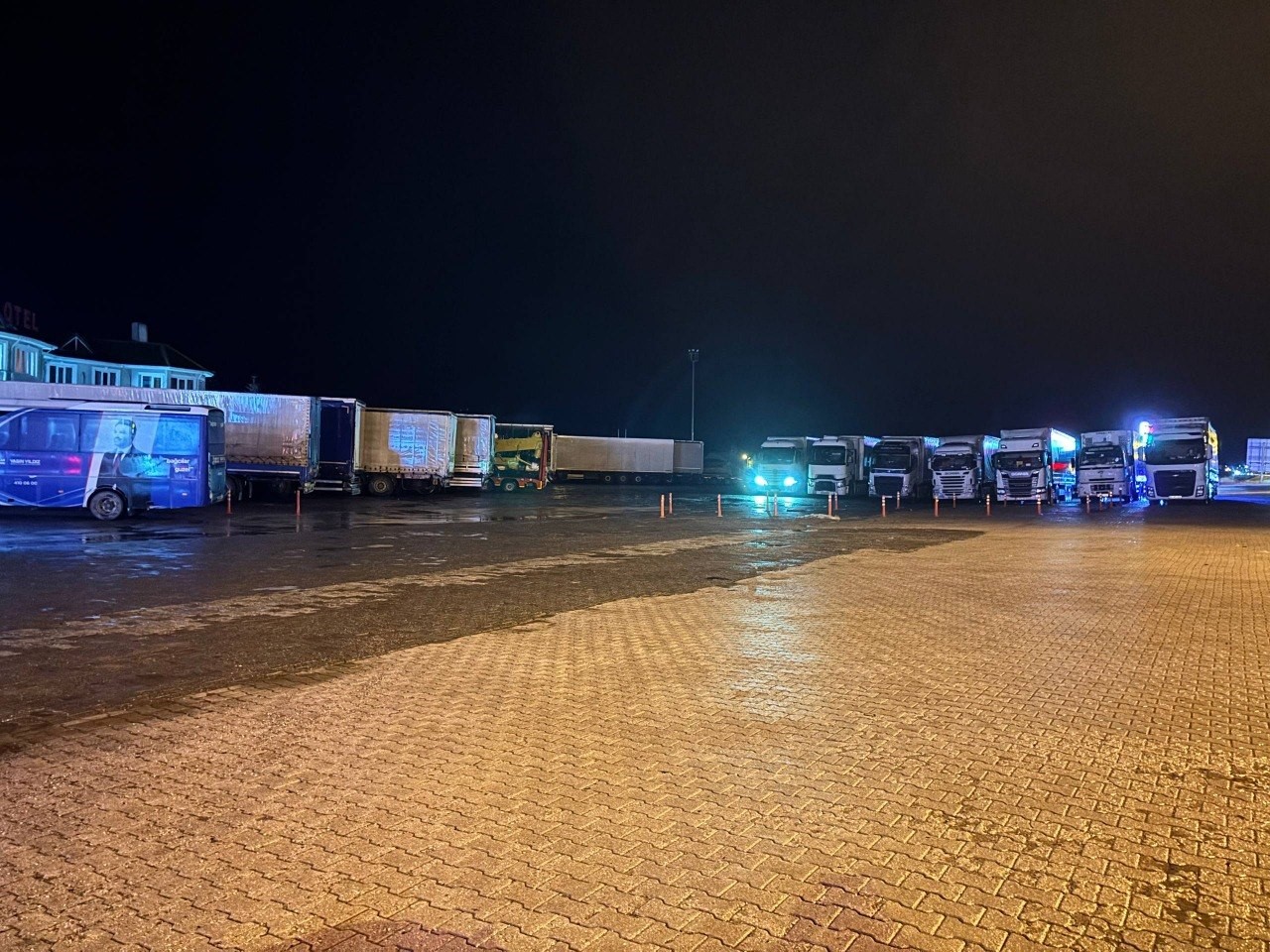 Erzincan&rsquo;da kar ve sis ulaşımı aksattı
