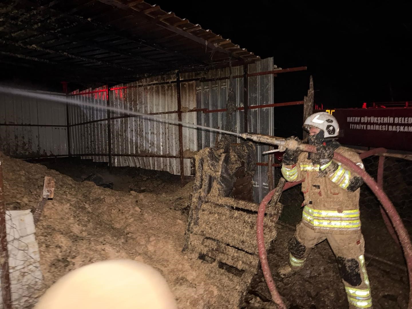 Kırıkhan&rsquo;da samanlık yangını
