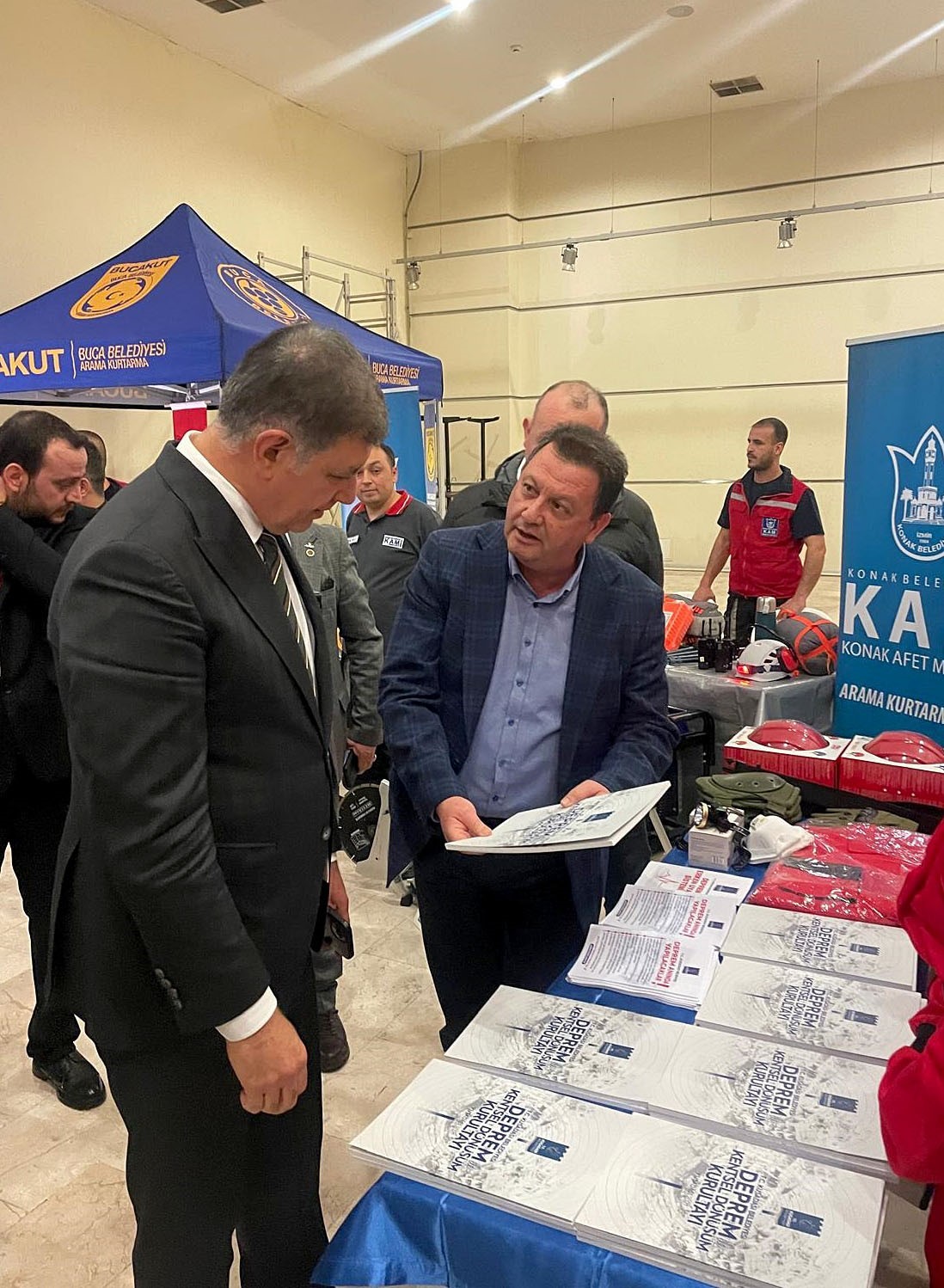 Kuşadası Belediyesi depreme karşı aldığı &ouml;nlemleri İzmir&rsquo;de anlattı
