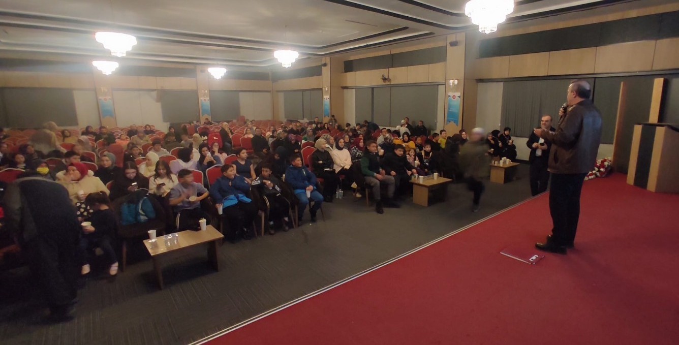 Kütahya’da gençlere yönelik "Çağrı" filmi etkinliği ilgi gördü