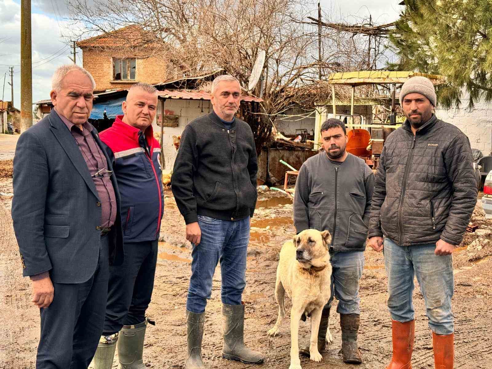 Aşırı yağışlar sonrası Söke’de hayvanlar güvenli bölgelere alındı