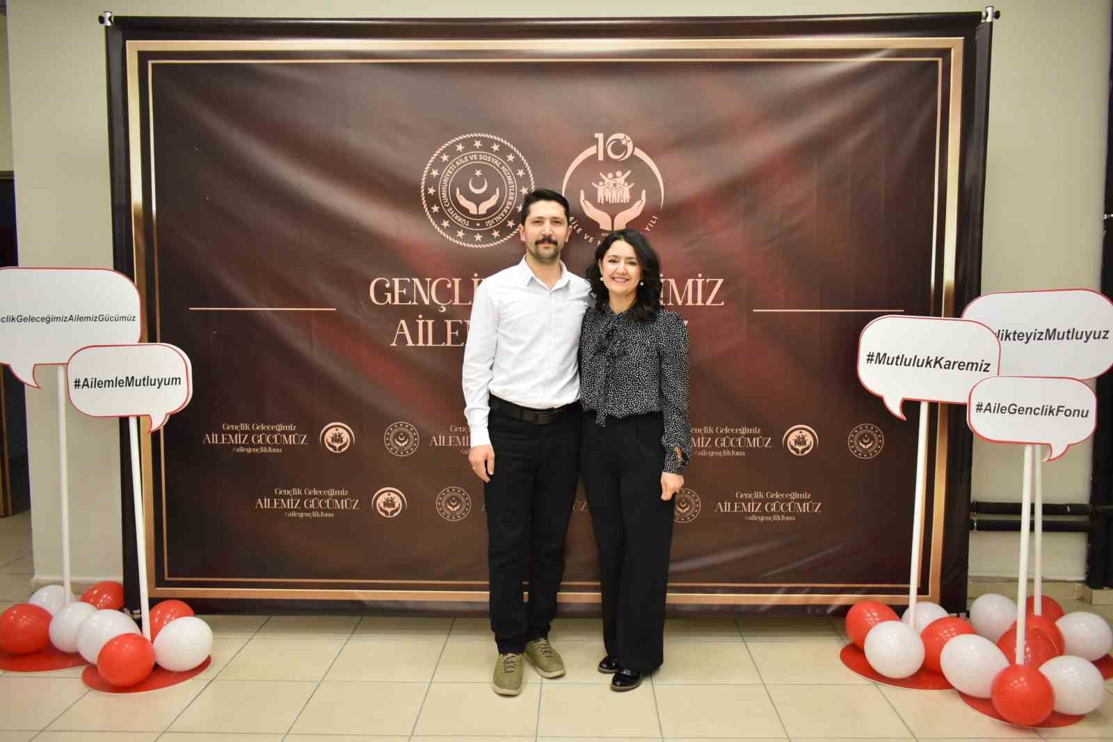 Bursa&rsquo;da Aile Yılı&rsquo;nda gen&ccedil;lere g&uuml;&ccedil;l&uuml; destek
