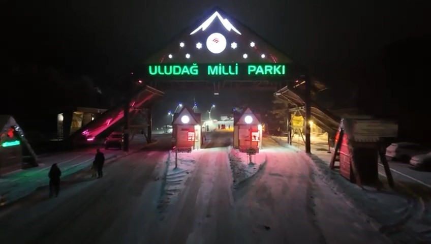 Uludağ&rsquo;da kar kalınlığı 160 santime ulaştı
