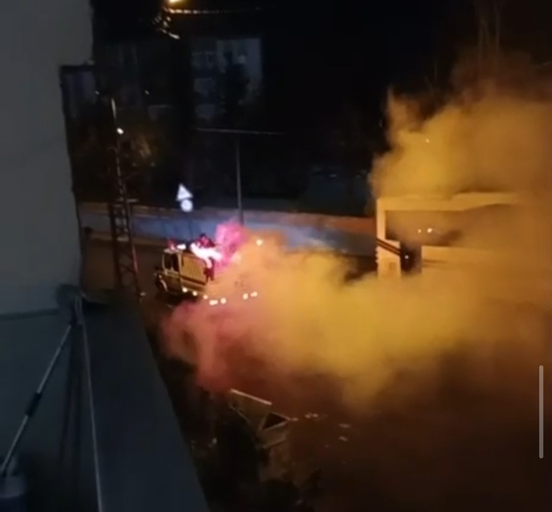 Adana&rsquo;da ilk sahurda meşaleli davul şovu
