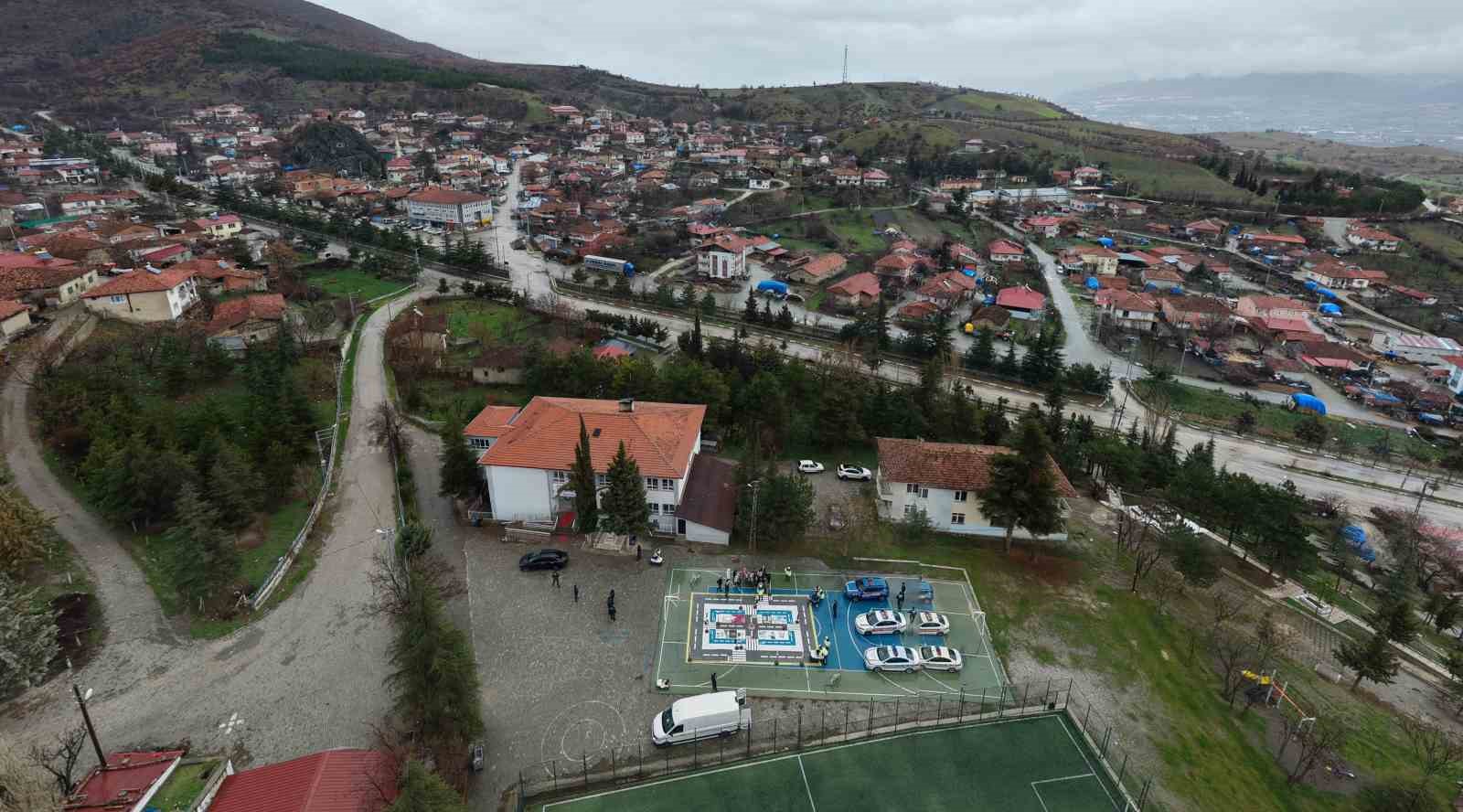 Tokat&rsquo;ta jandarmadan k&ouml;y okullarında trafik eğitimi
