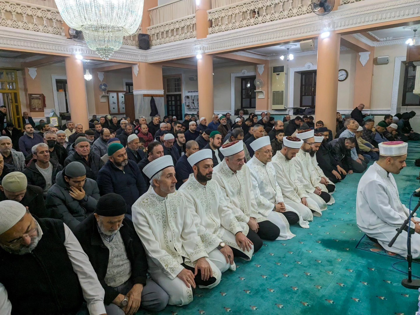 Denizli’de asırlık Teravih geleneği ilk gecede gönülleri kuşattı