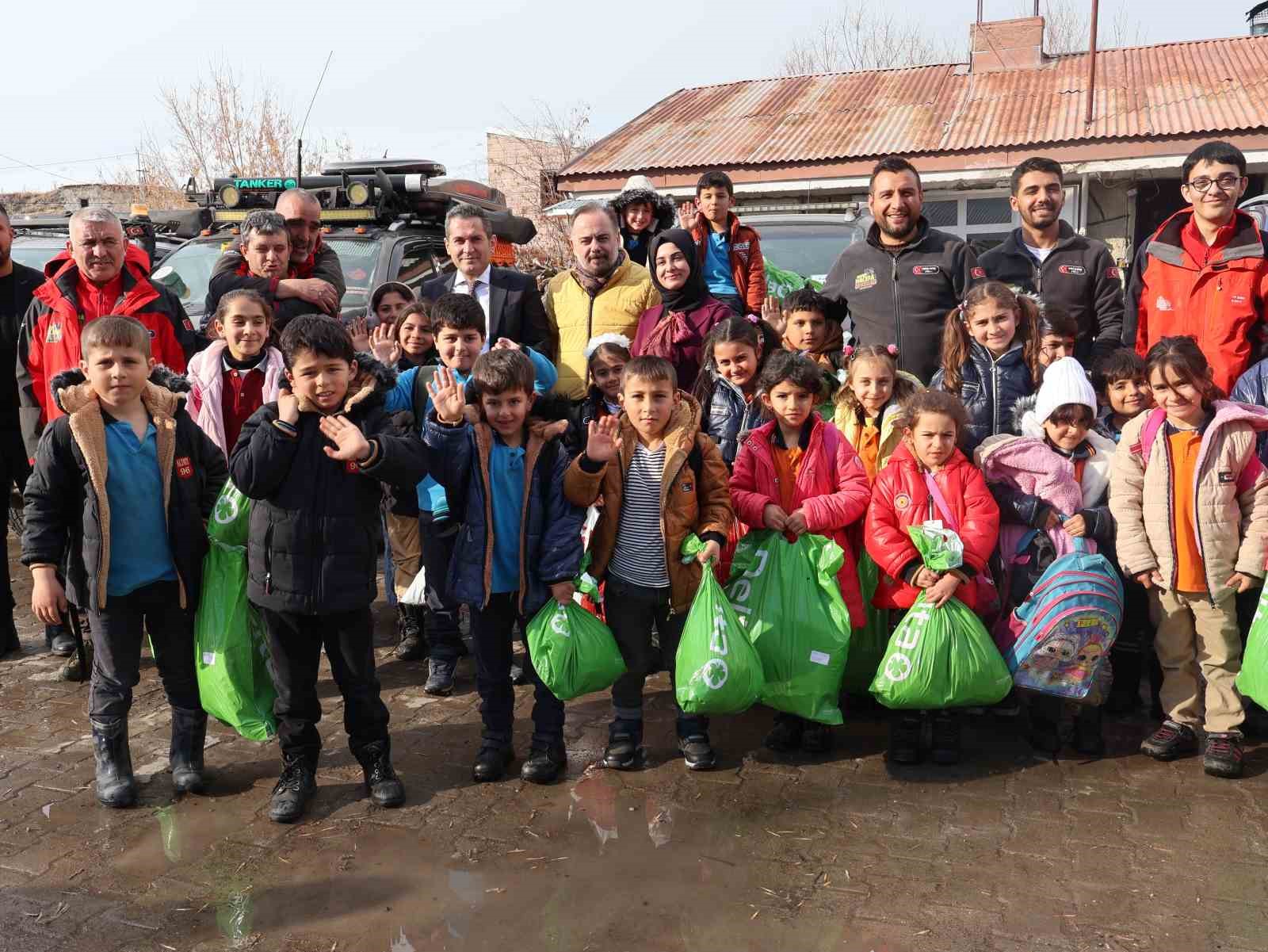 Erzurum&rsquo;da miniklere umut eli uzandı
