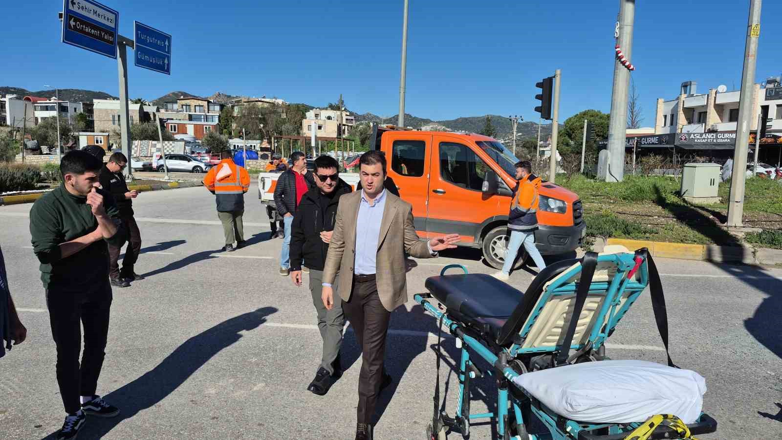 Bodrum&rsquo;da ambulans devrildi: 4 yaralı
