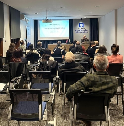 Prof. Dr. Mehmet Yavuz: "Kadınlar hali binası bir an &ouml;nce bulunduğu yerden taşınmalı"
