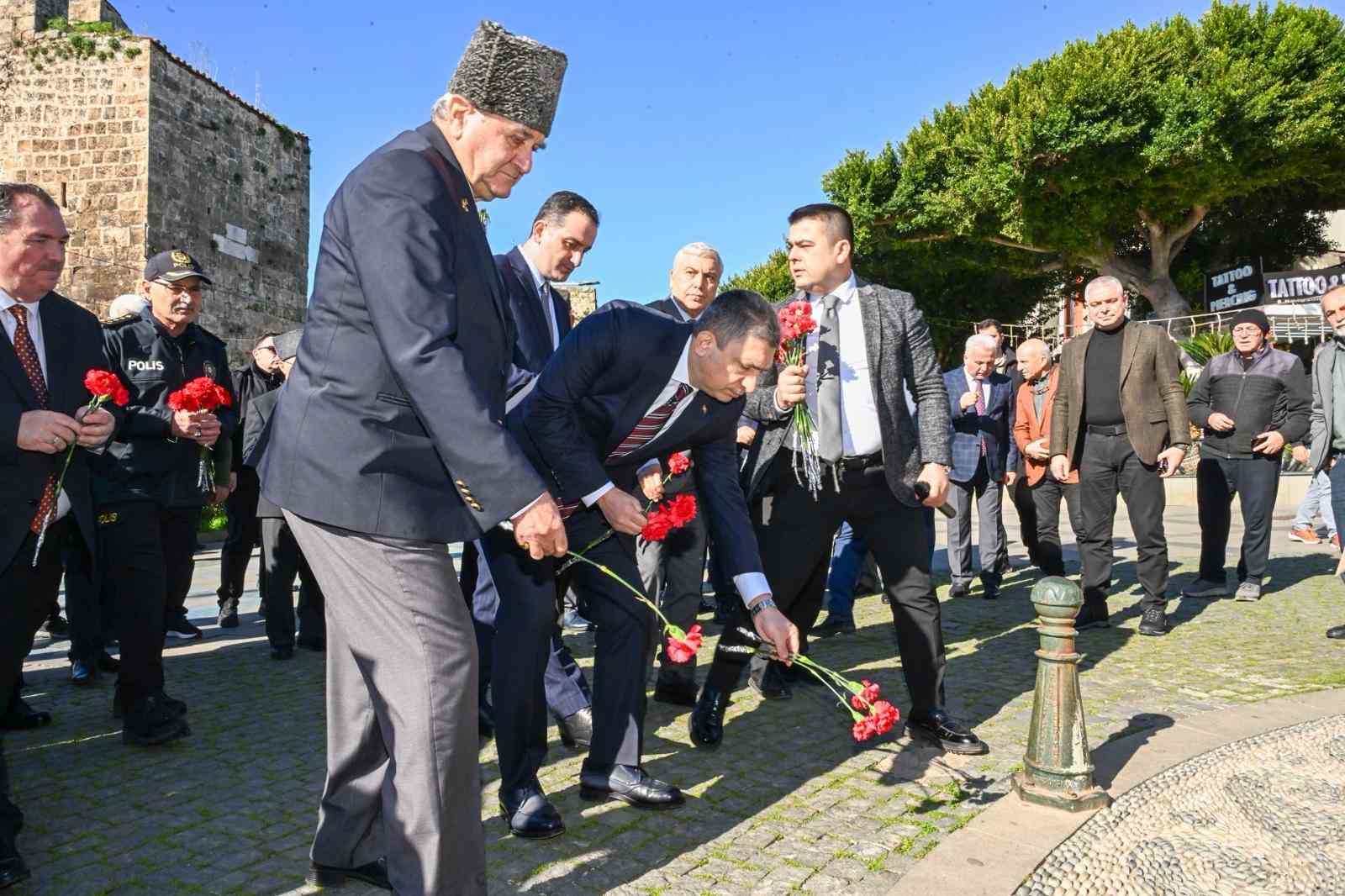 Antalya&rsquo;nın Kurtuluş Savaşı&rsquo;nda verdiği ilk sivil şehidi t&ouml;renle anıldı

