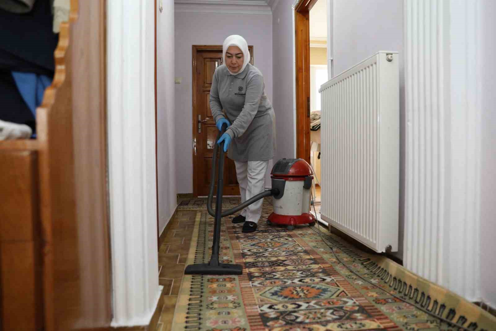 81&rsquo;lik Sevim nine unutulmadı
