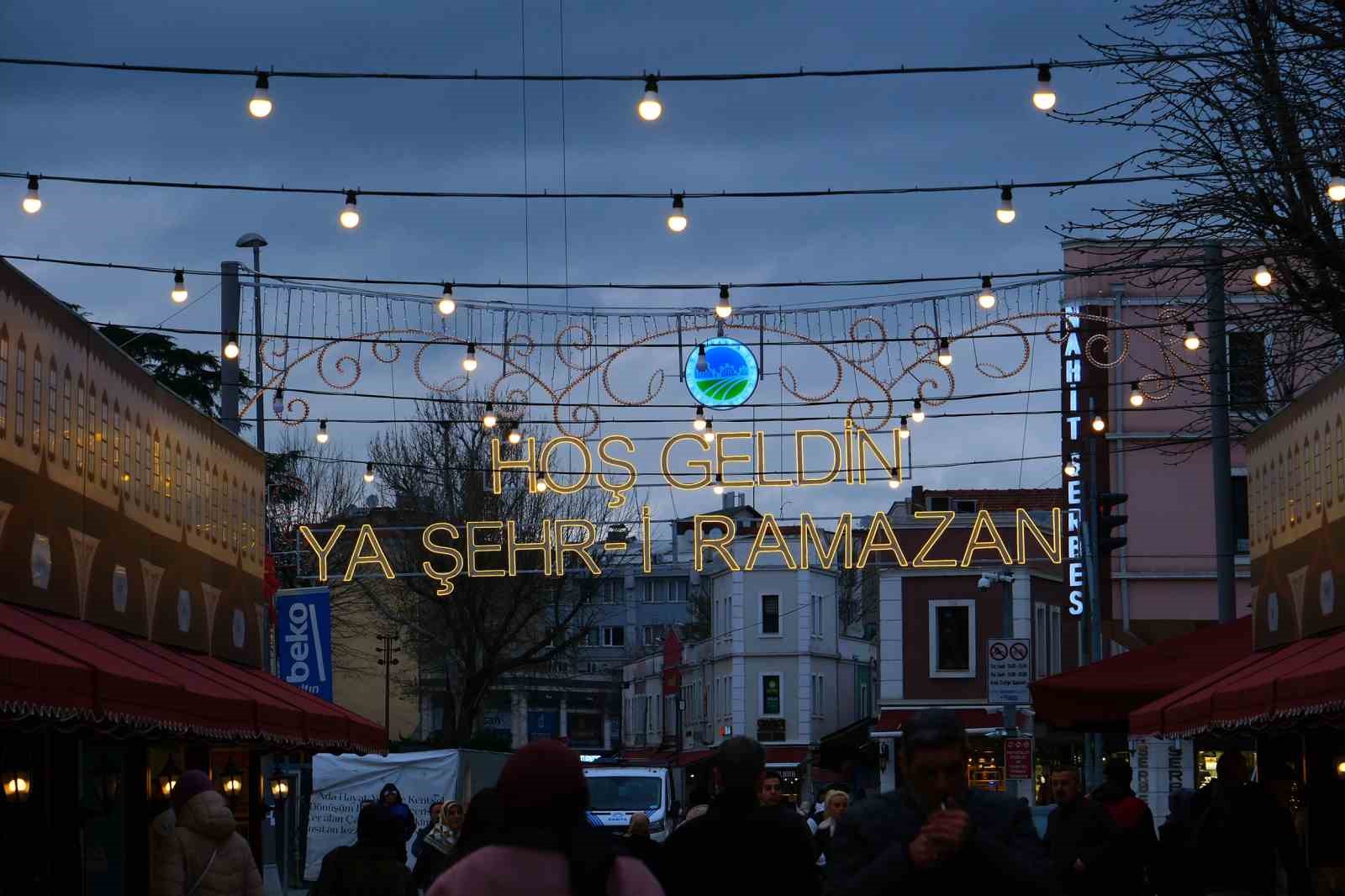 Kitap Sokağı kapılarını a&ccedil;tı
