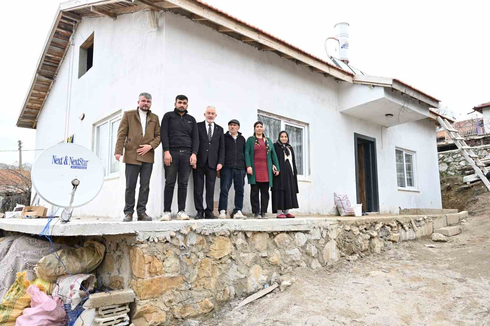 Yangında evi yanan aileye Başkan’dan yeni yuva