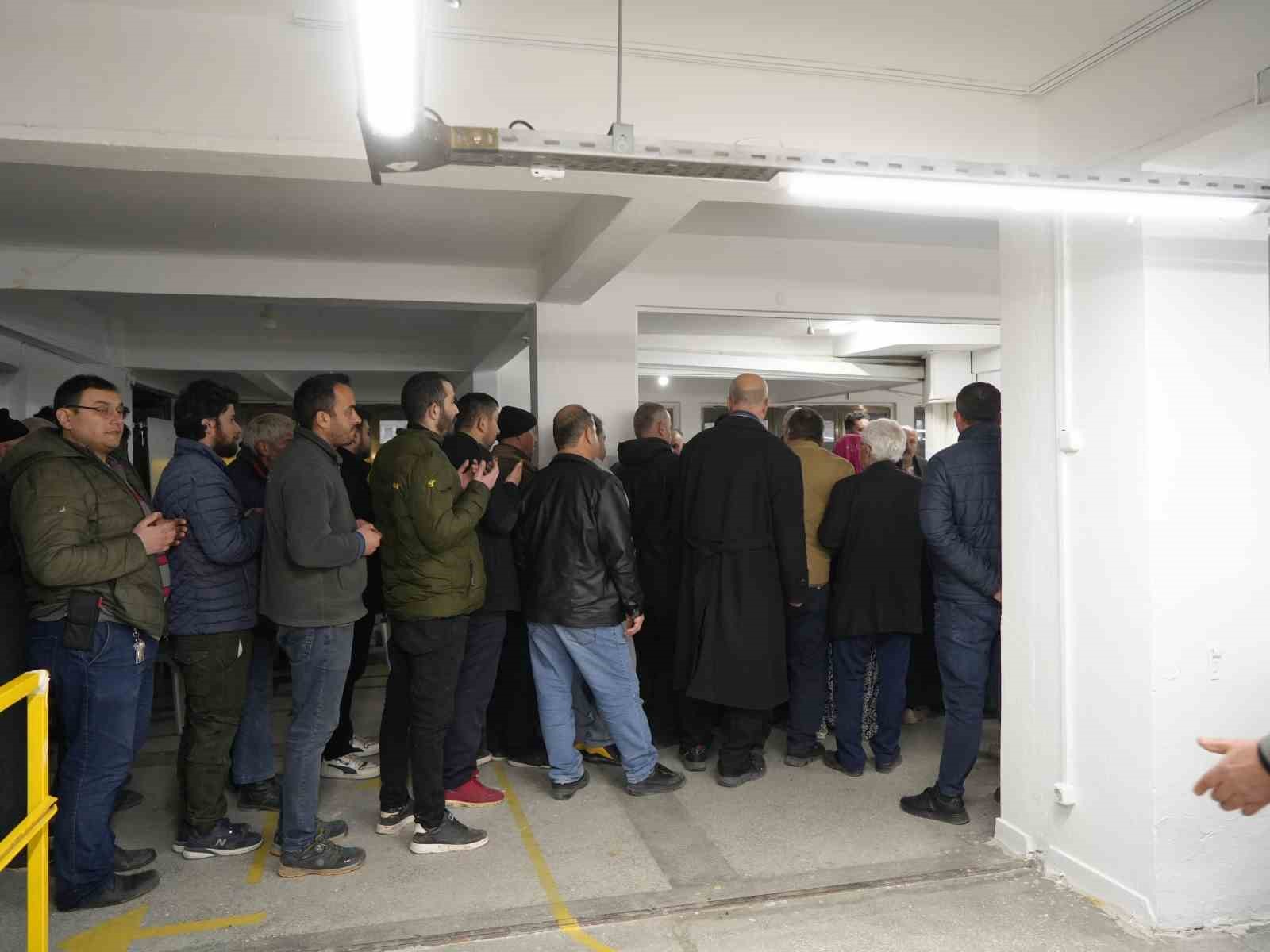 Taşk&ouml;pr&uuml;&rsquo;de y&uuml;zlerce kişi iftar sofrasında buluştu
