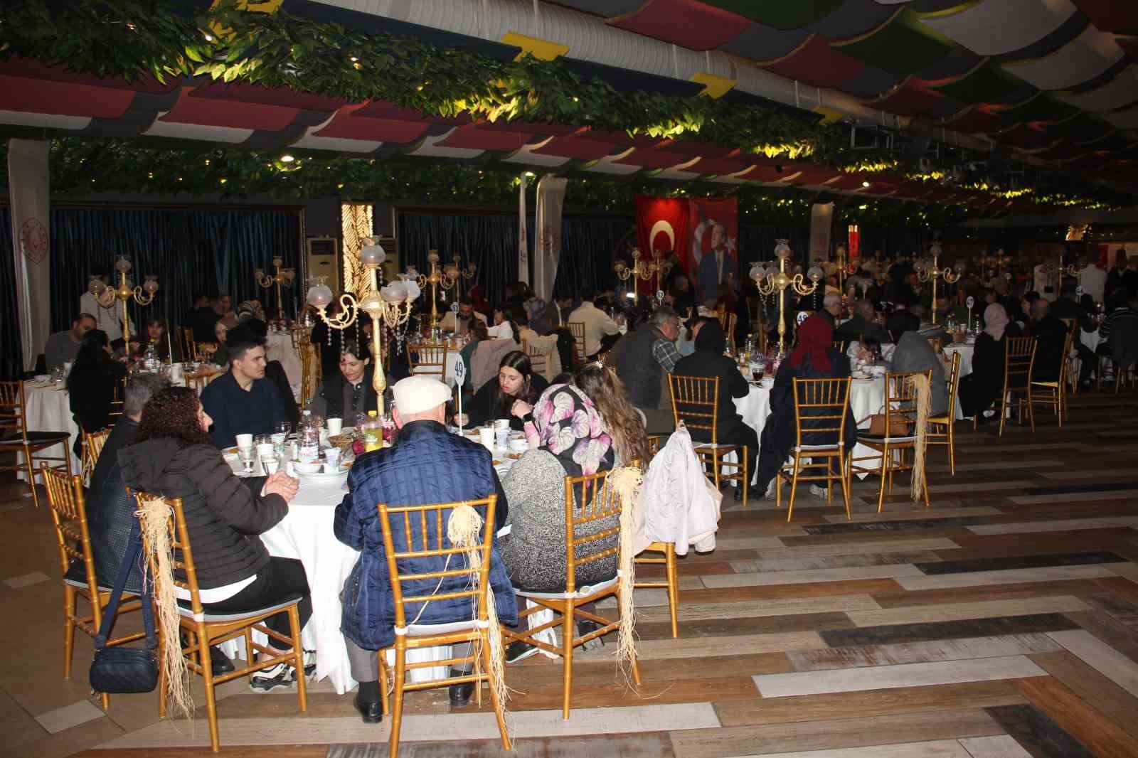 Vali Canbolat şehit ve gazi aileleriyle iftarda buluştu
