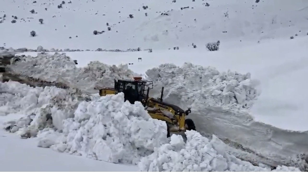Yayladere&rsquo;de iki metreyi bulan karla m&uuml;cadele
