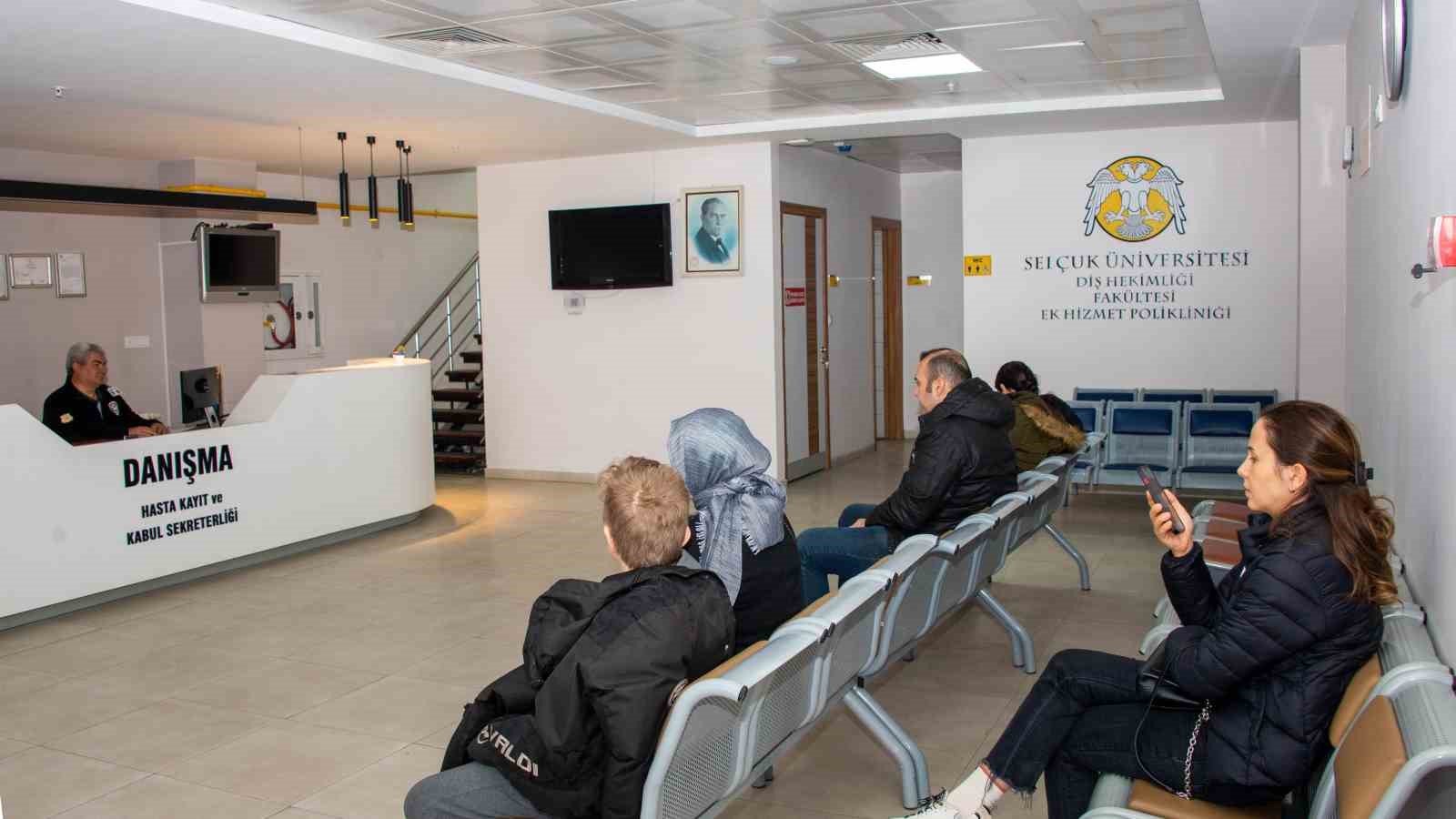 Sel&ccedil;uk &Uuml;niversitesi, Beyhekim&rsquo;de ağız - diş sağlığı hizmetlerine devam ediyor
