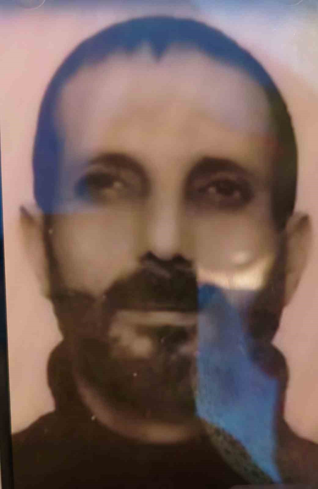 Yanındaki kadını &ouml;ld&uuml;r&uuml;p aynı silahla intihar etti
