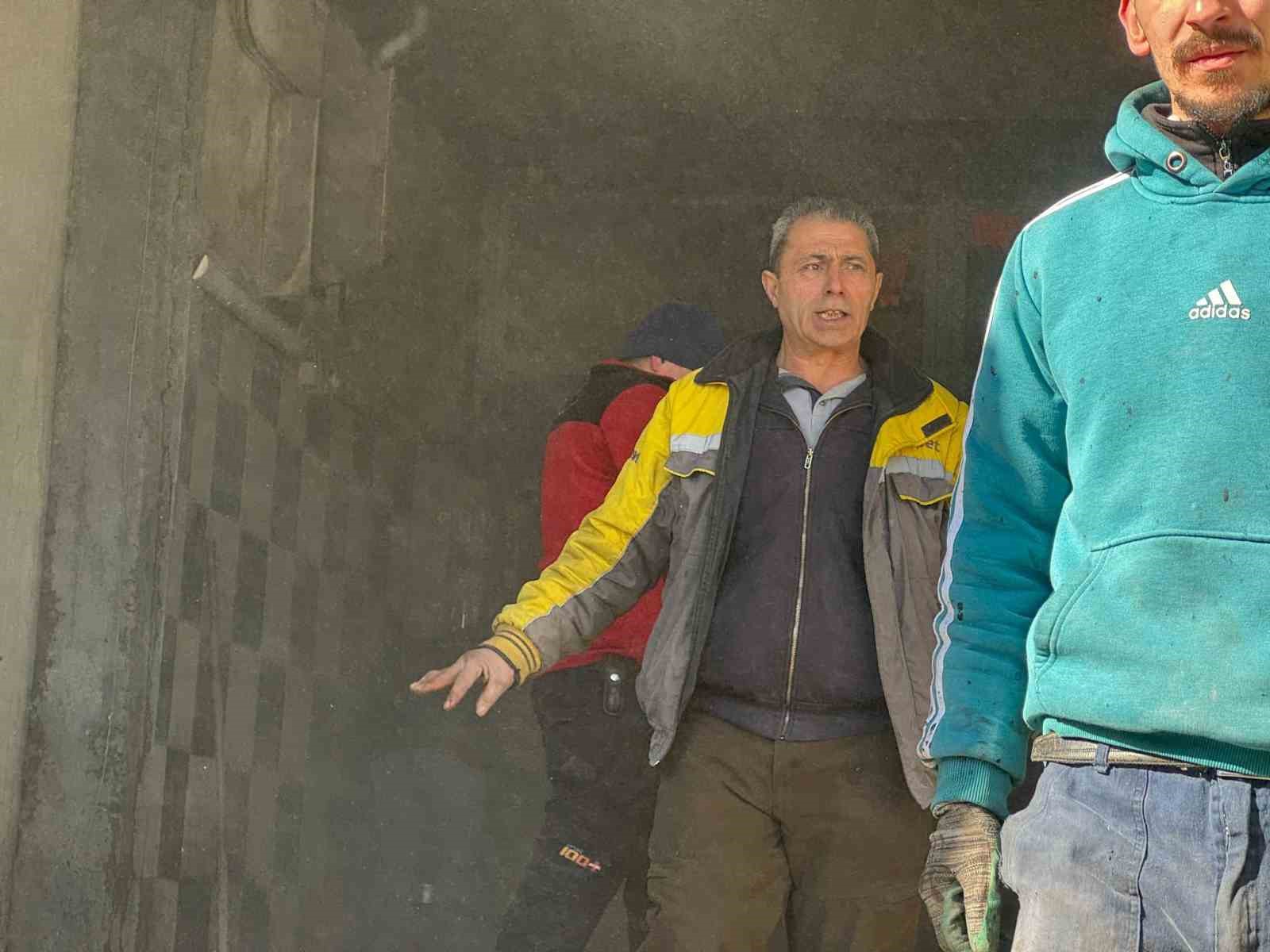 Bolu’da oto kuaför dükkanında çıkan yangın paniğe neden oldu