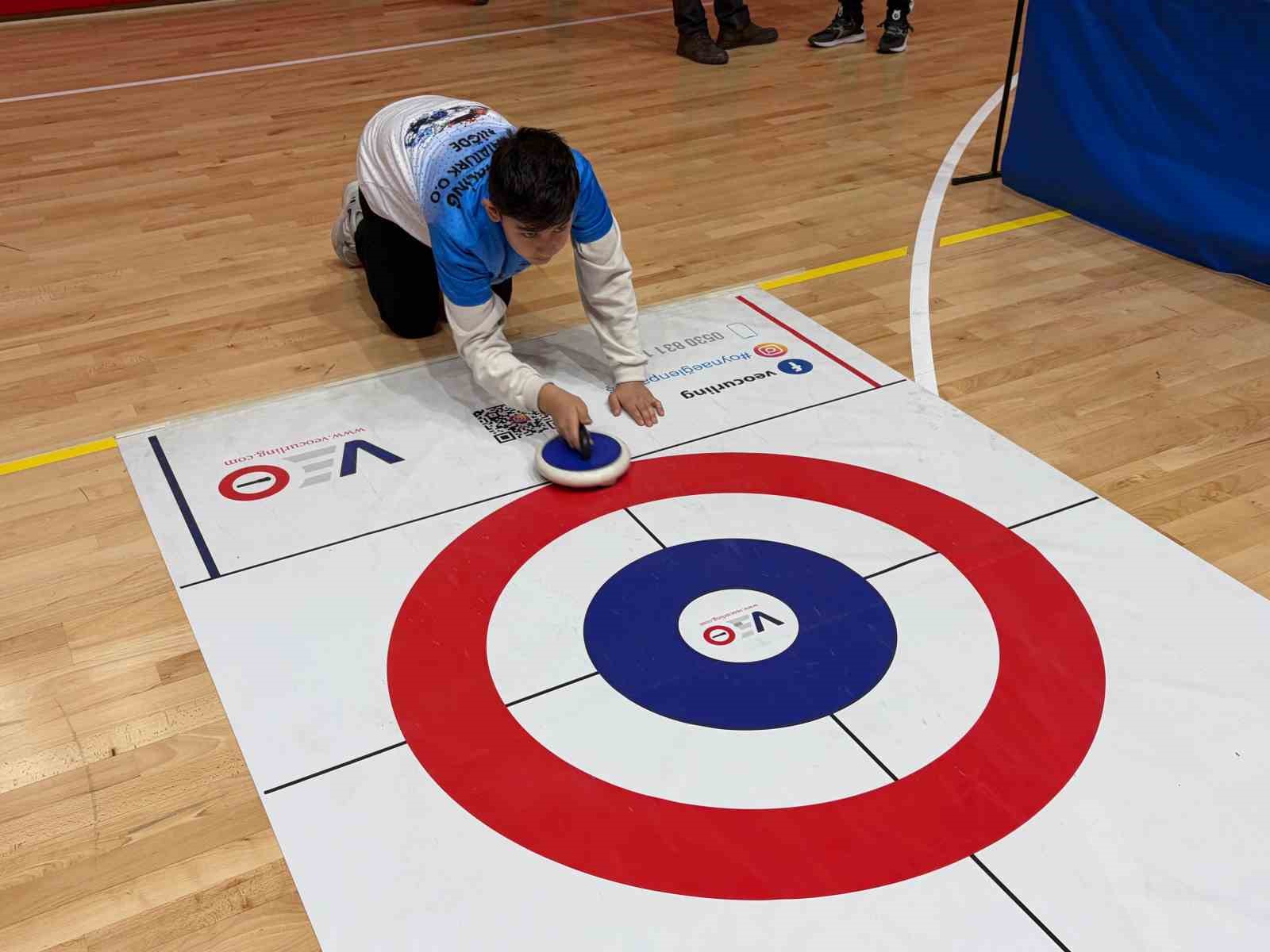 Niğde&rsquo;de floor curling heyecanı yaşandı
