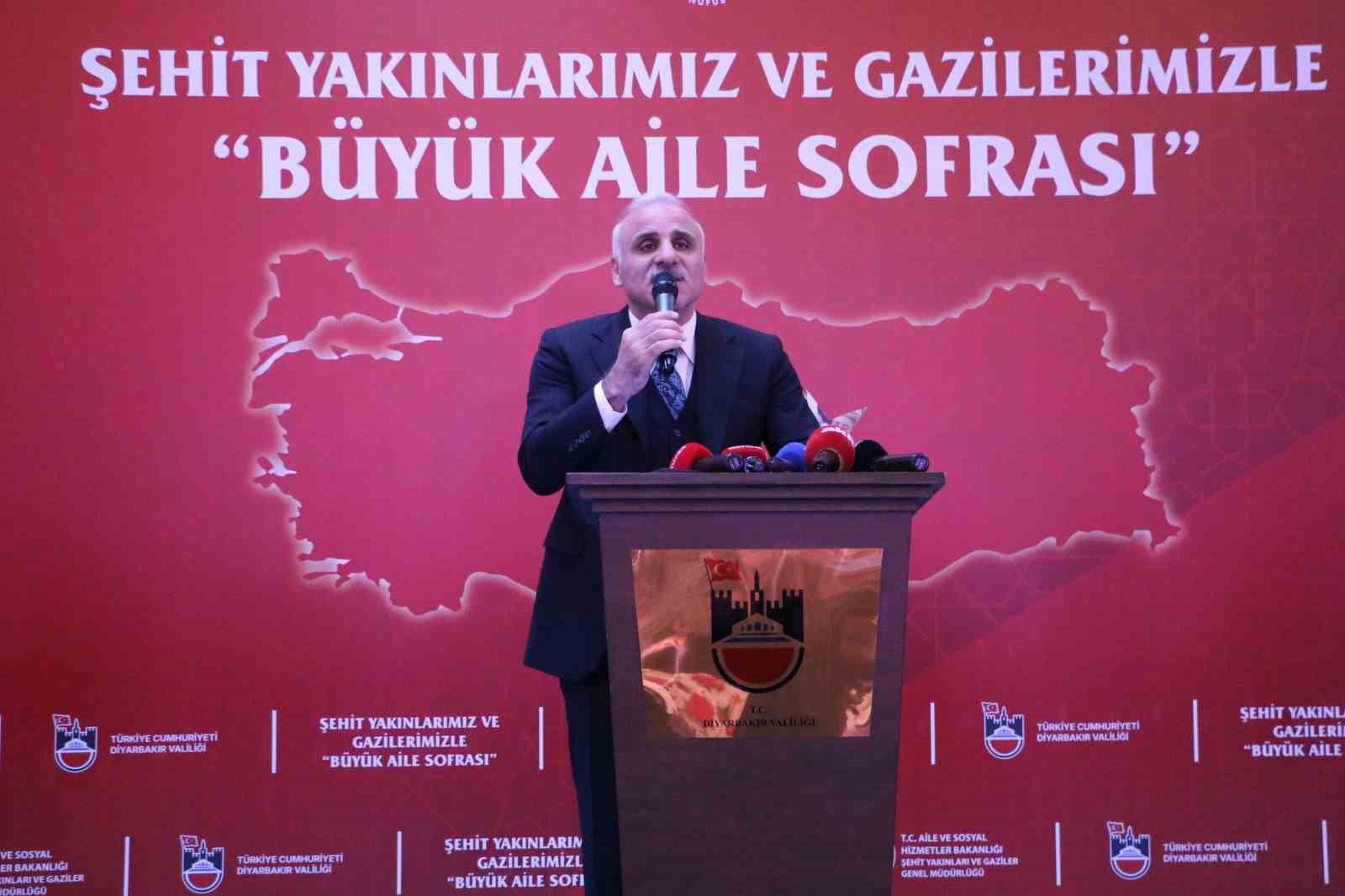 Şehit yakınları ve gaziler ilk iftarda bir araya geldi
