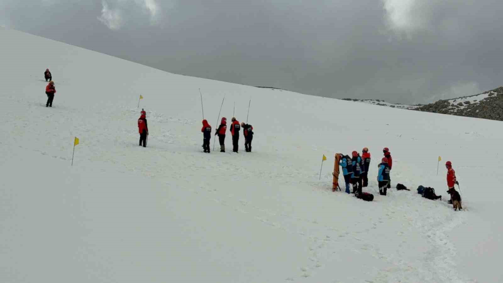 Niğde’de çığ tatbikatı gerçekleştirildi