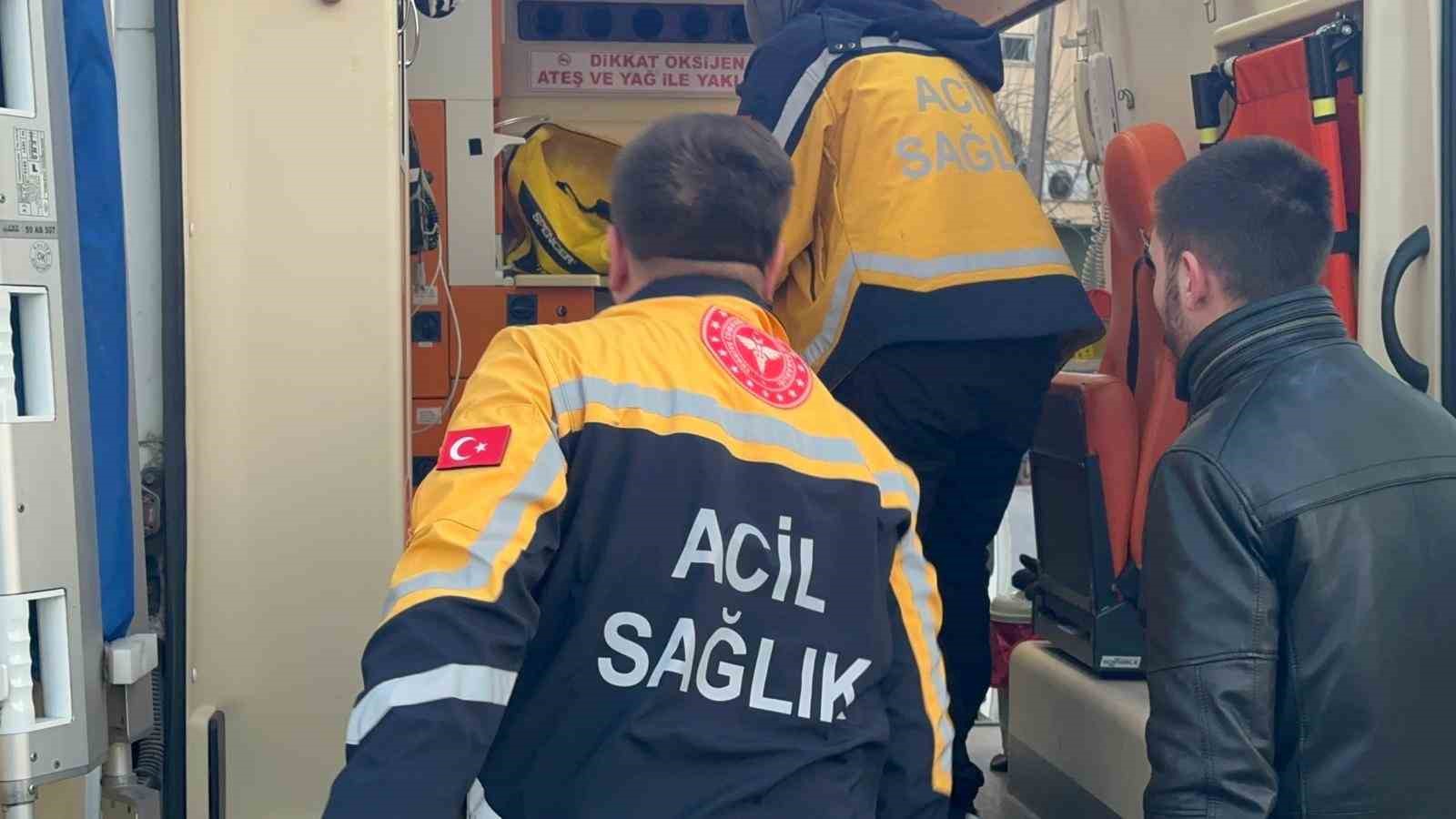 Otomobille çarpışan motosikletin sürücüsü yaralandı