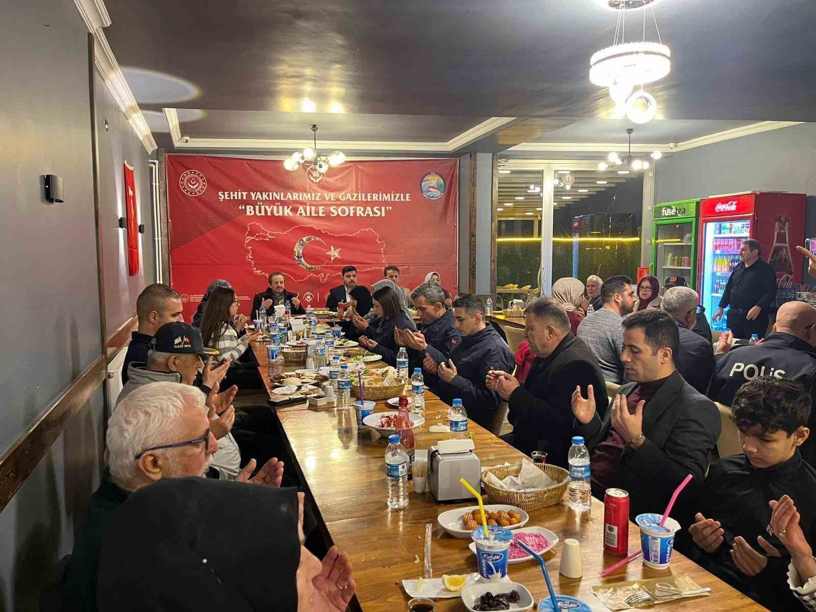 Türkeli’de "Büyük Aile Sofrası"