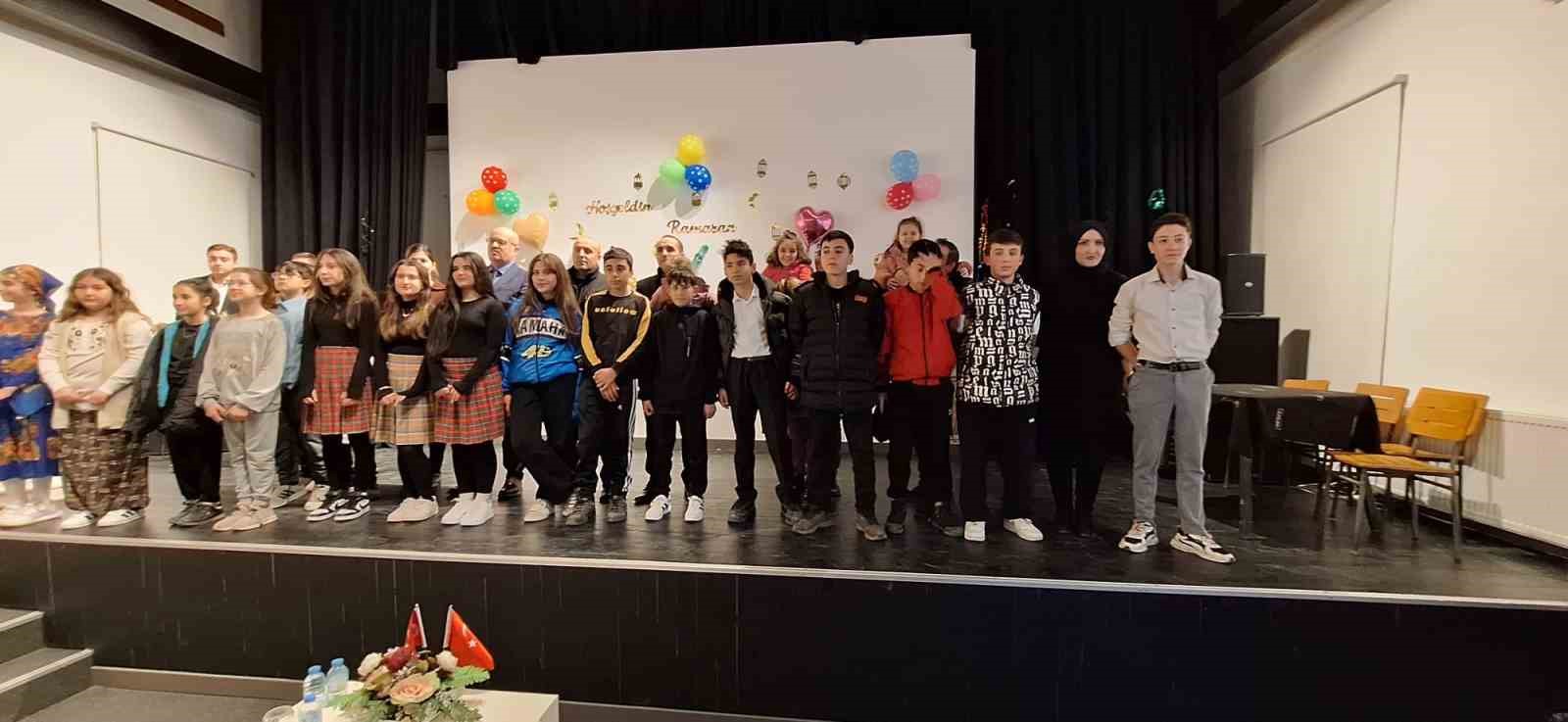 &Ouml;ğrencilerden Ramazan&rsquo;a &ouml;zel tiyatro g&ouml;sterisi
