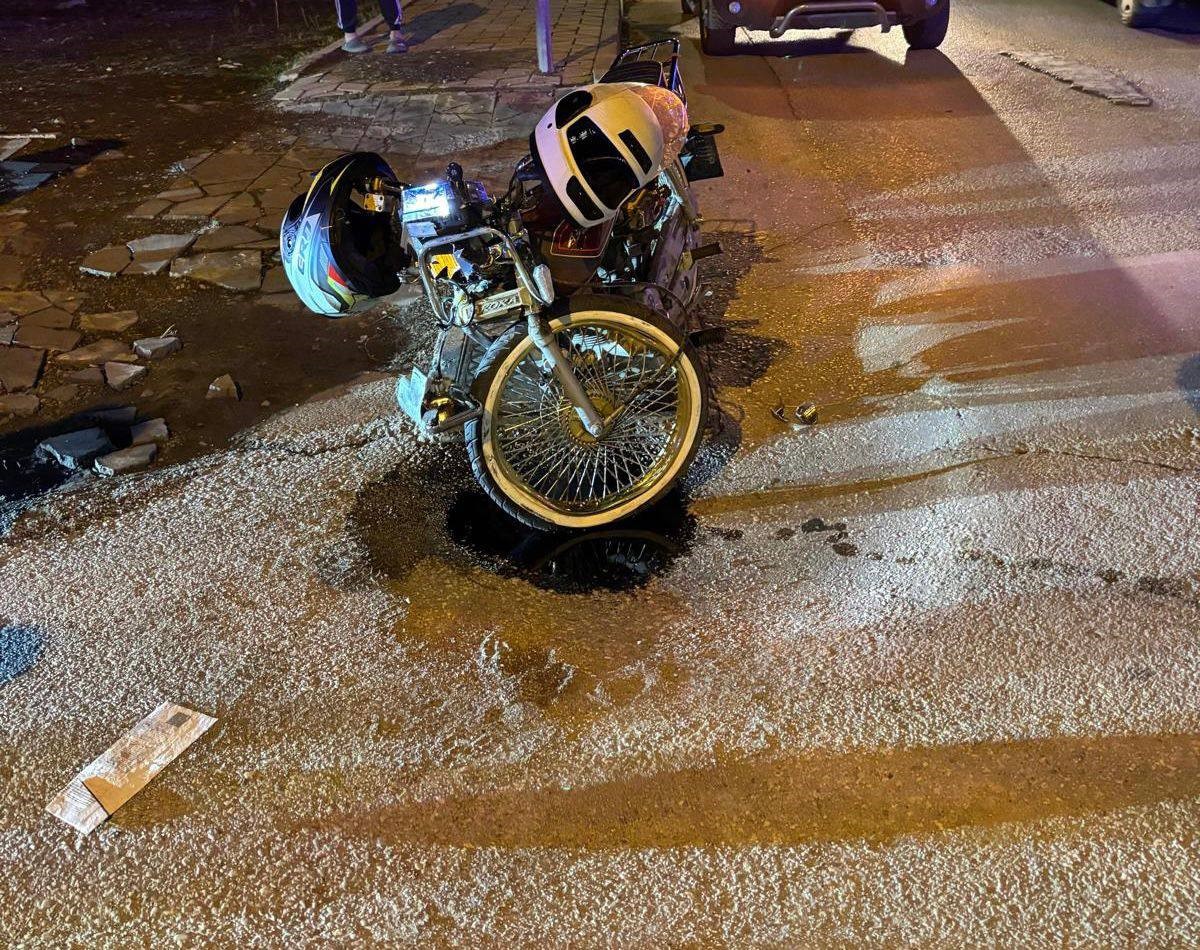 Otomobil ile motosiklet &ccedil;arpıştı: 2 yaralı
