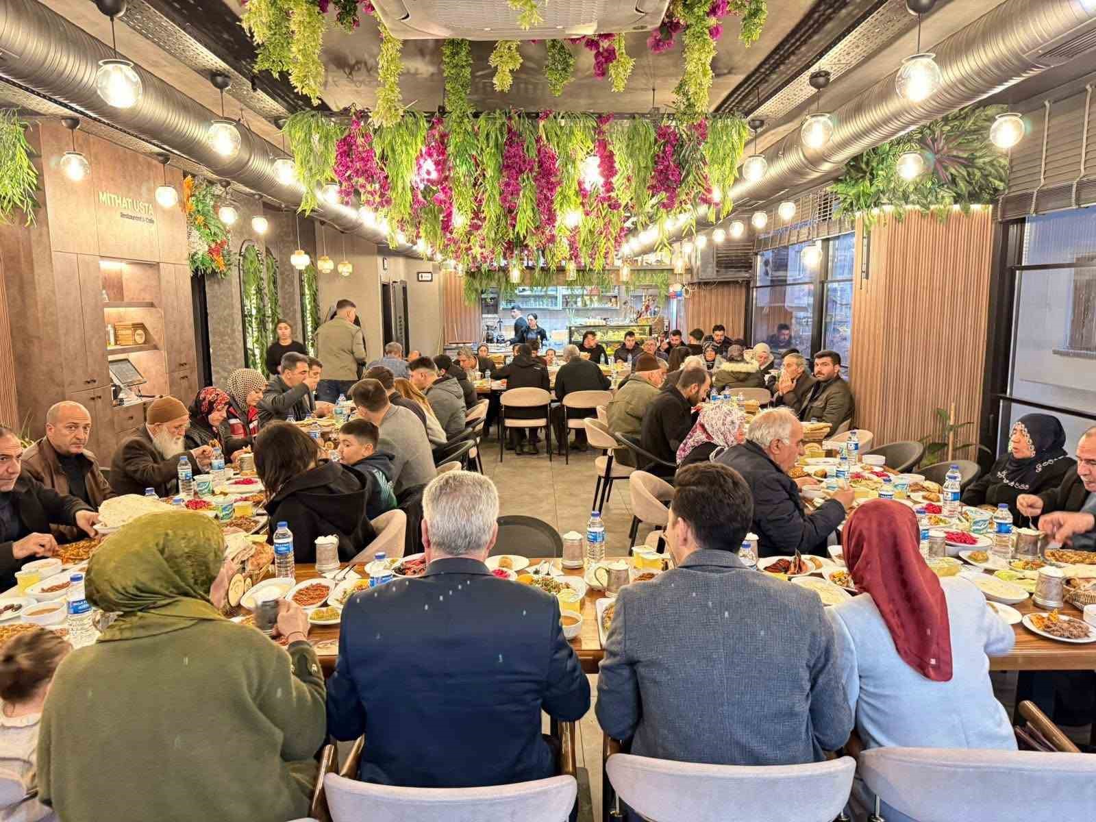 Çermik Kaymakamı Karataş, ilk iftar sofrasında şehit aileleri ile buluştu