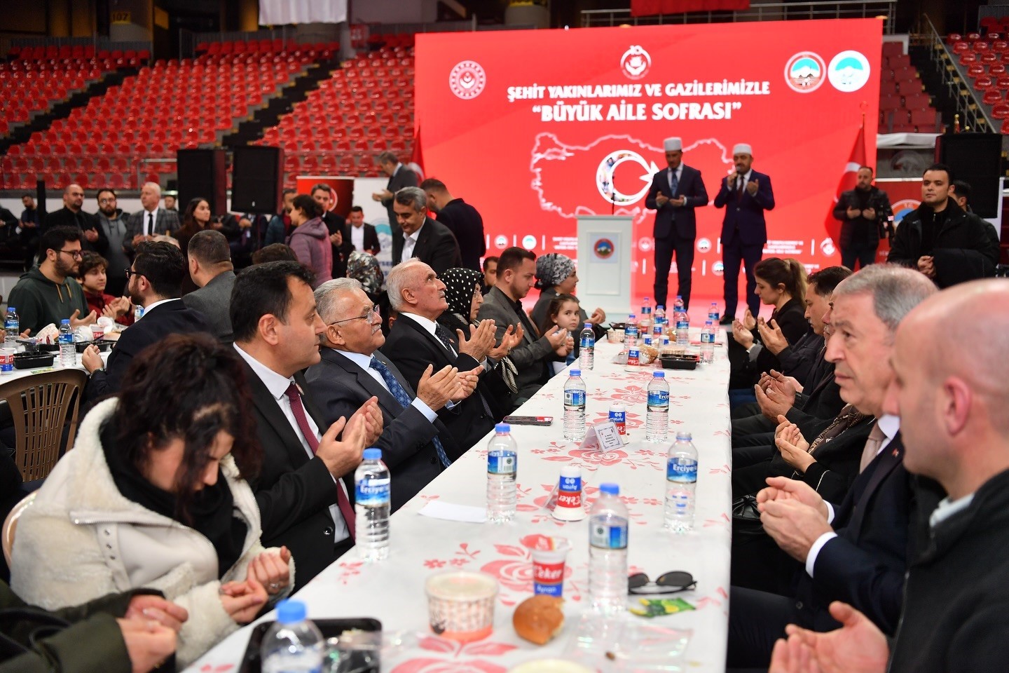 Kayseri protokolü, ilk iftarı şehit aileleriyle açtı